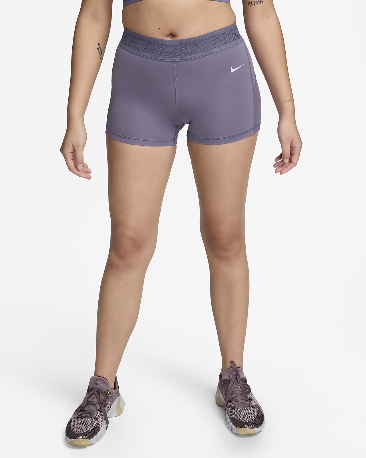 Shorts Nike Pro med mellanhög midja och meshpaneler 8 cm för kvinnor