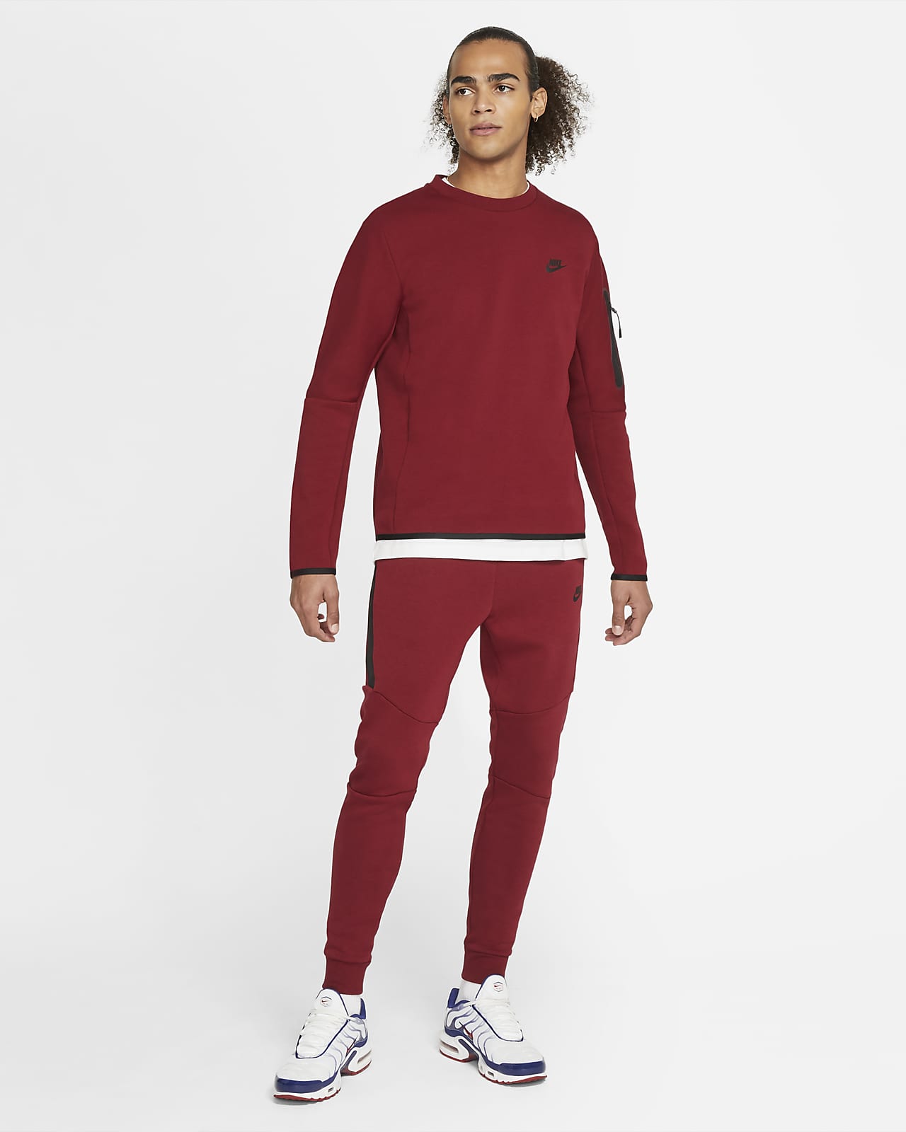 team red nike tech fleece