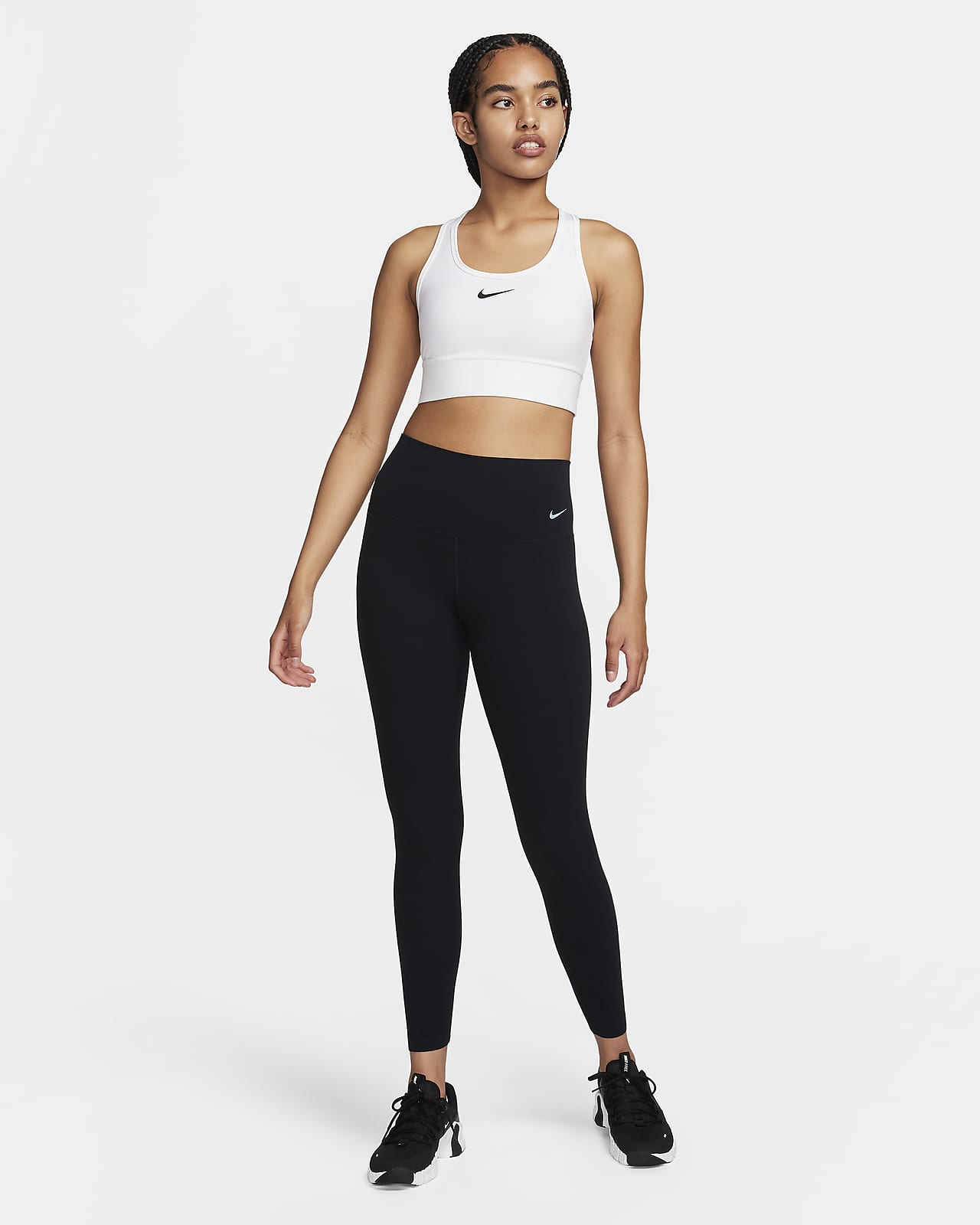 Nike Swoosh Longline Women's Medium-Support Sports Bra czarno