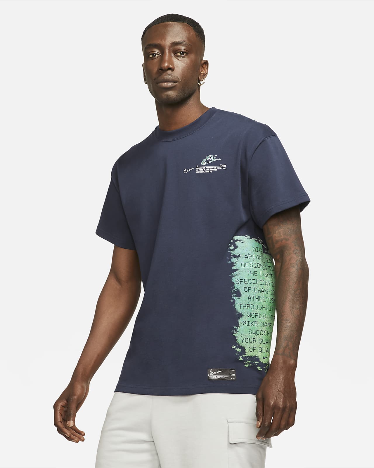 Nike Sportswear Men's Max 90 T-Shirt مقارنة بين الاميتر والفولتميتر