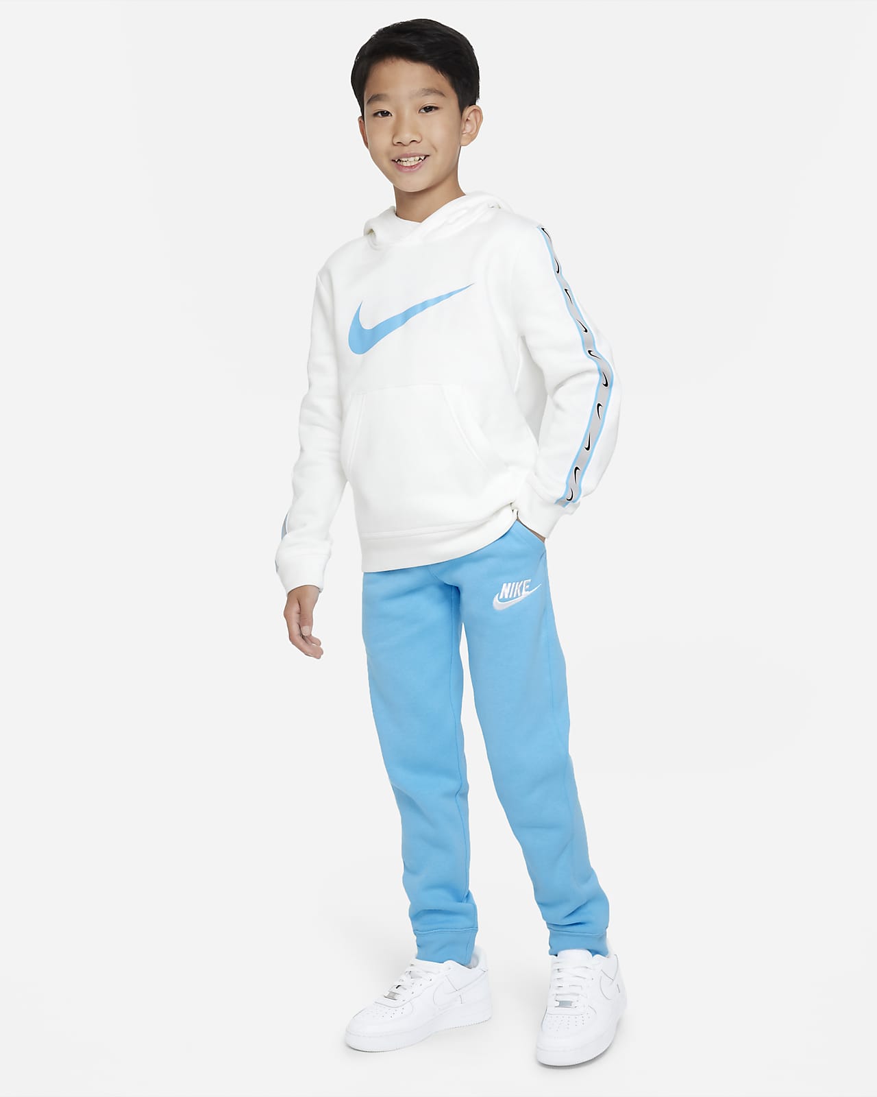 Nike Sportswear Repeat Fleecehoodie voor jongens. Nike BE