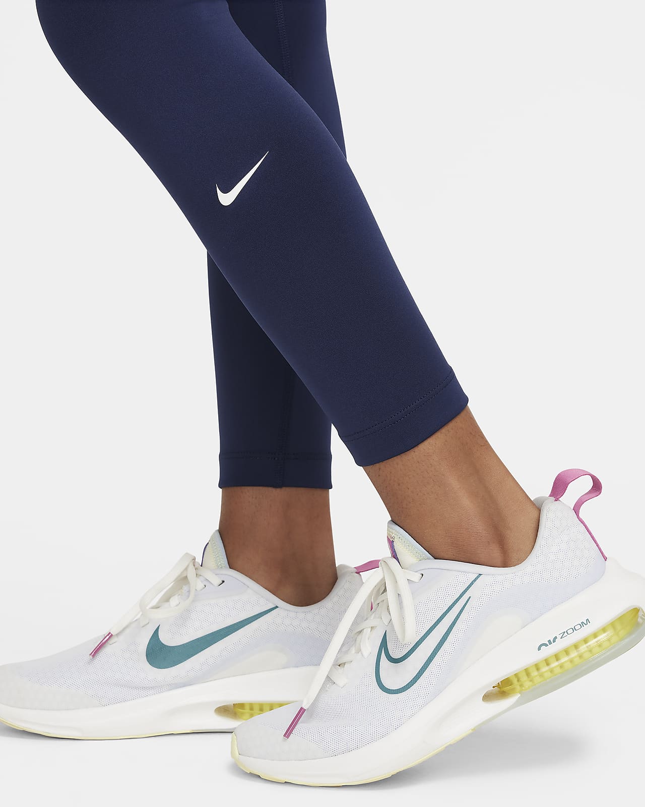 Nike Dri-FIT One Older Kids' (Girls') Leggings with Pockets. Nike IL