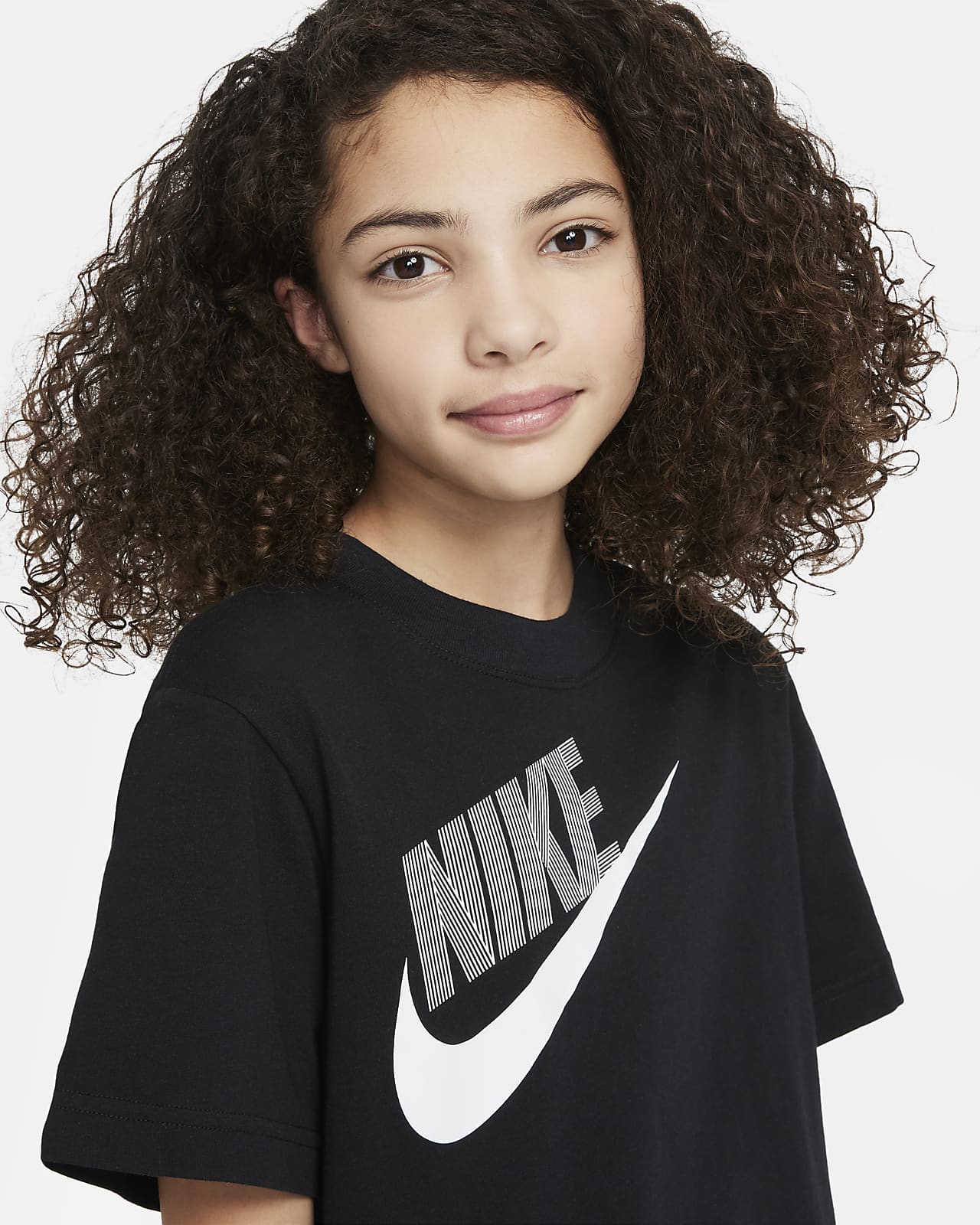 fertilizante Aparentemente ramo de flores Nike Sportswear Essential Older Kids' (Girls') Boxy Dance T-Shirt. Nike AE
