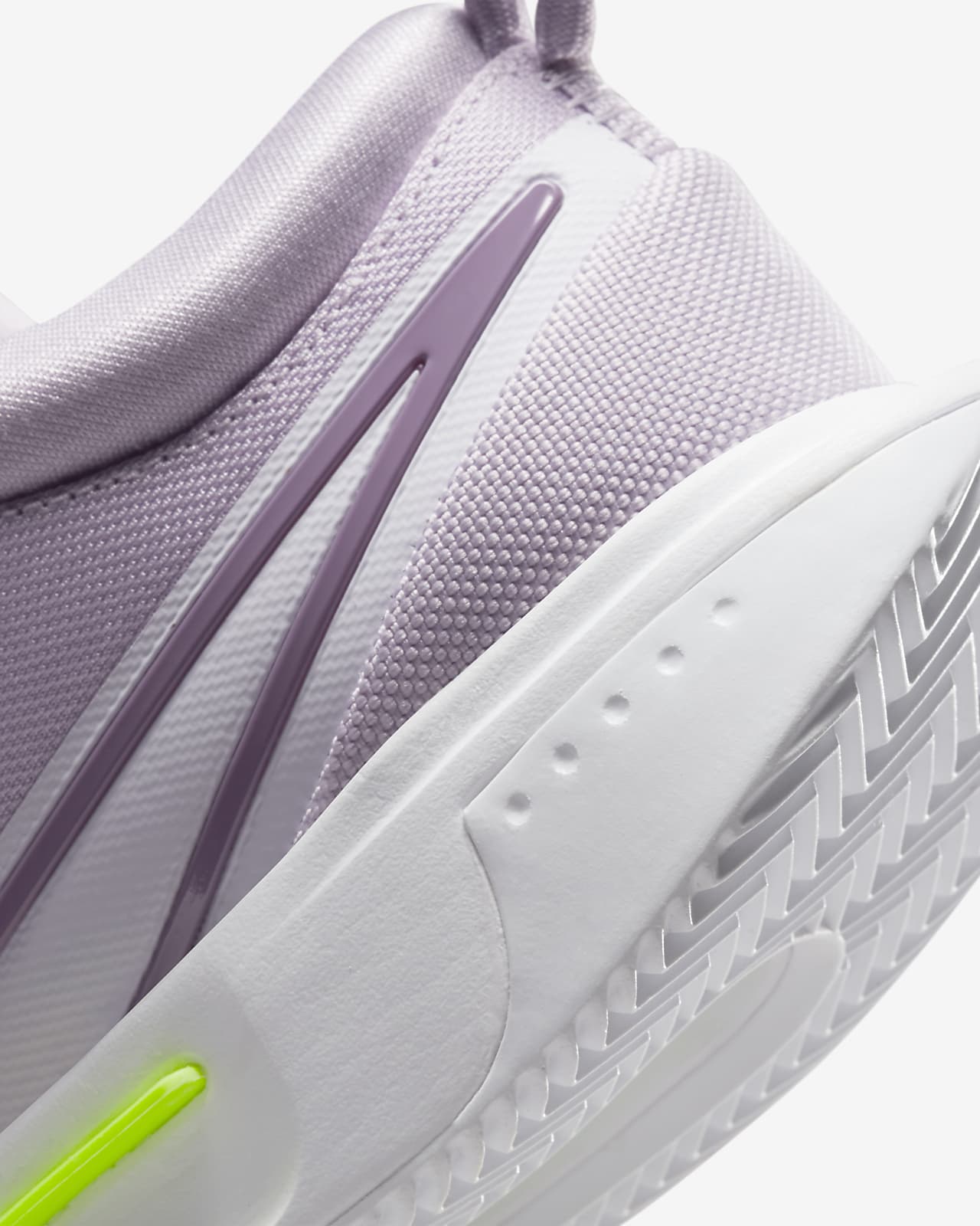 nike women's clay court tennis shoes