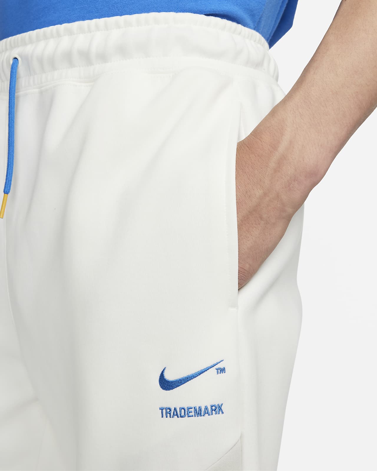 nike sportswear swoosh