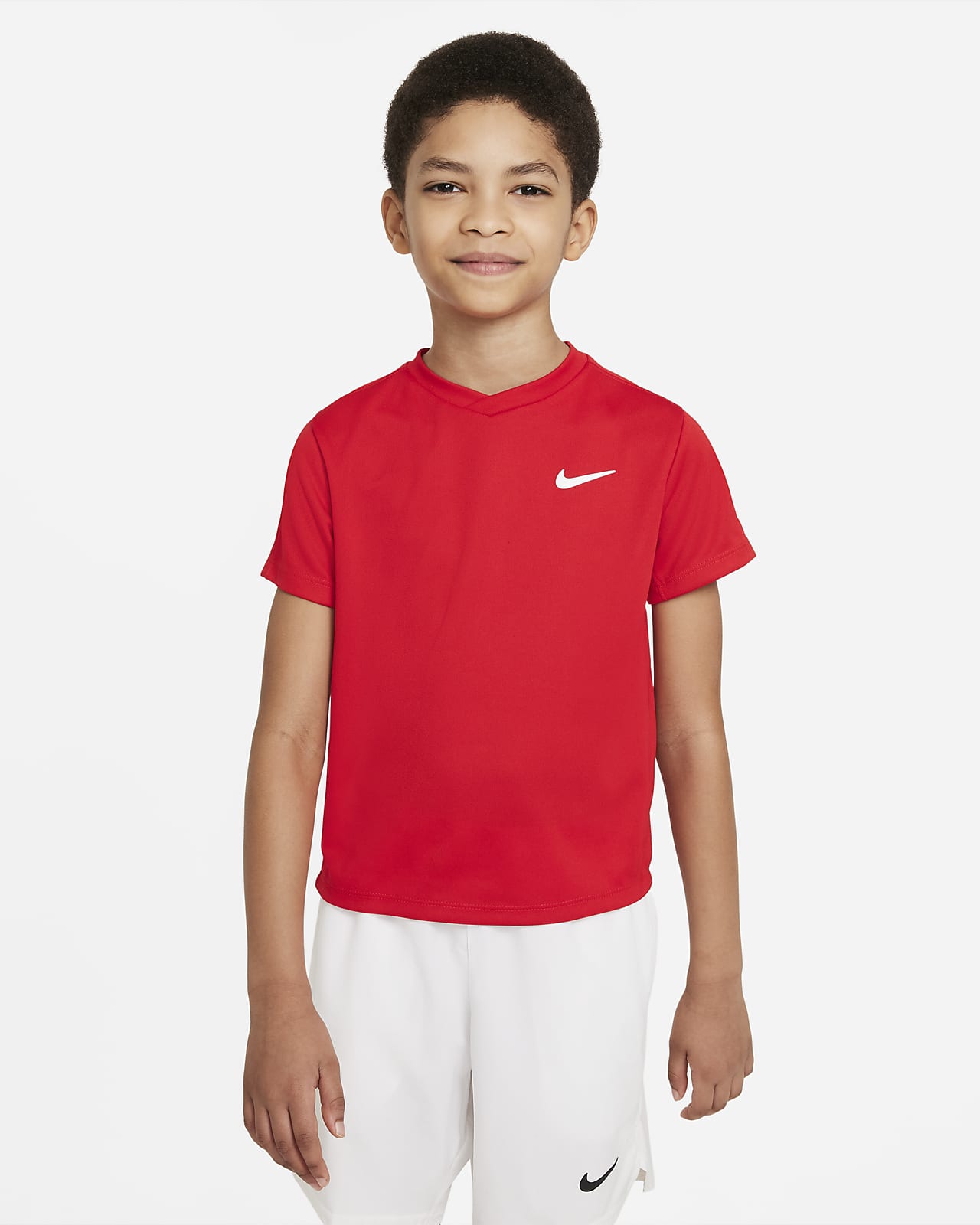 NikeCourt Dri-FIT Victory Tennistop met korte mouwen voor jongens. Nike BE