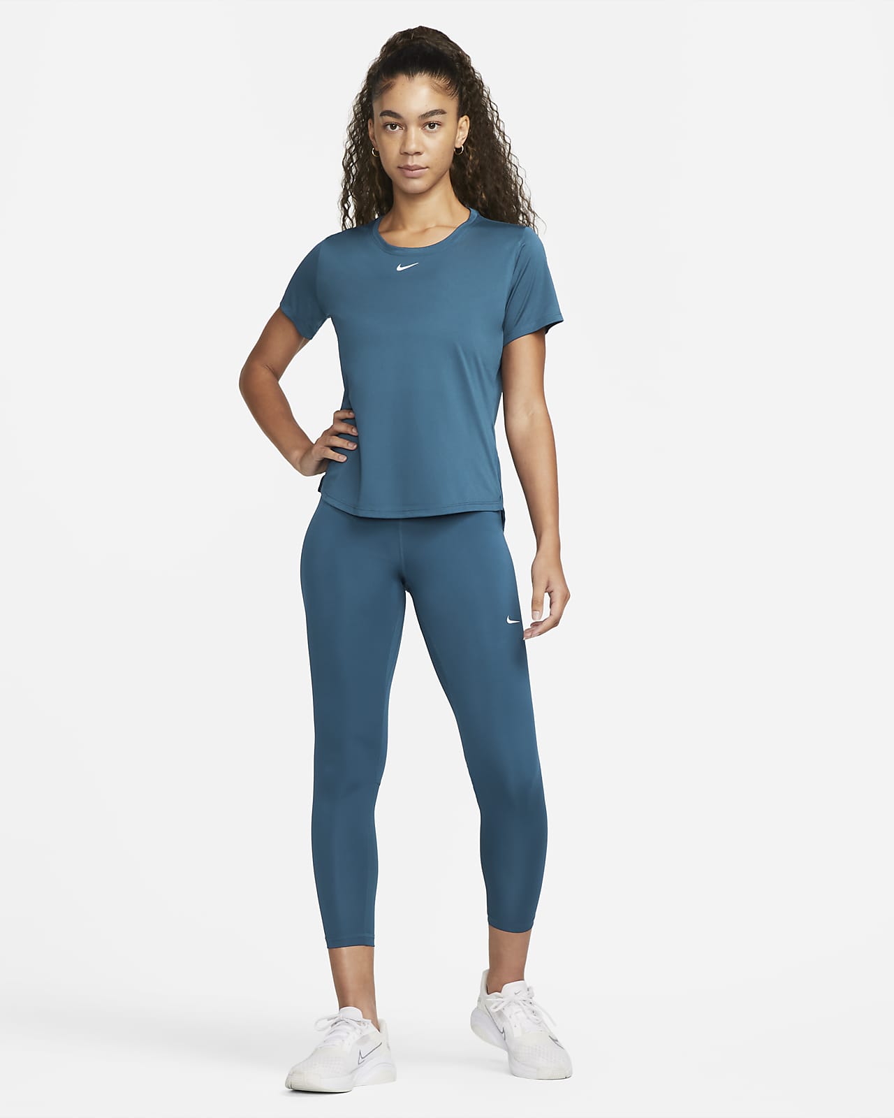 Nike Dri-FIT One Women's Standard-Fit Short-Sleeve Top. Nike IN
