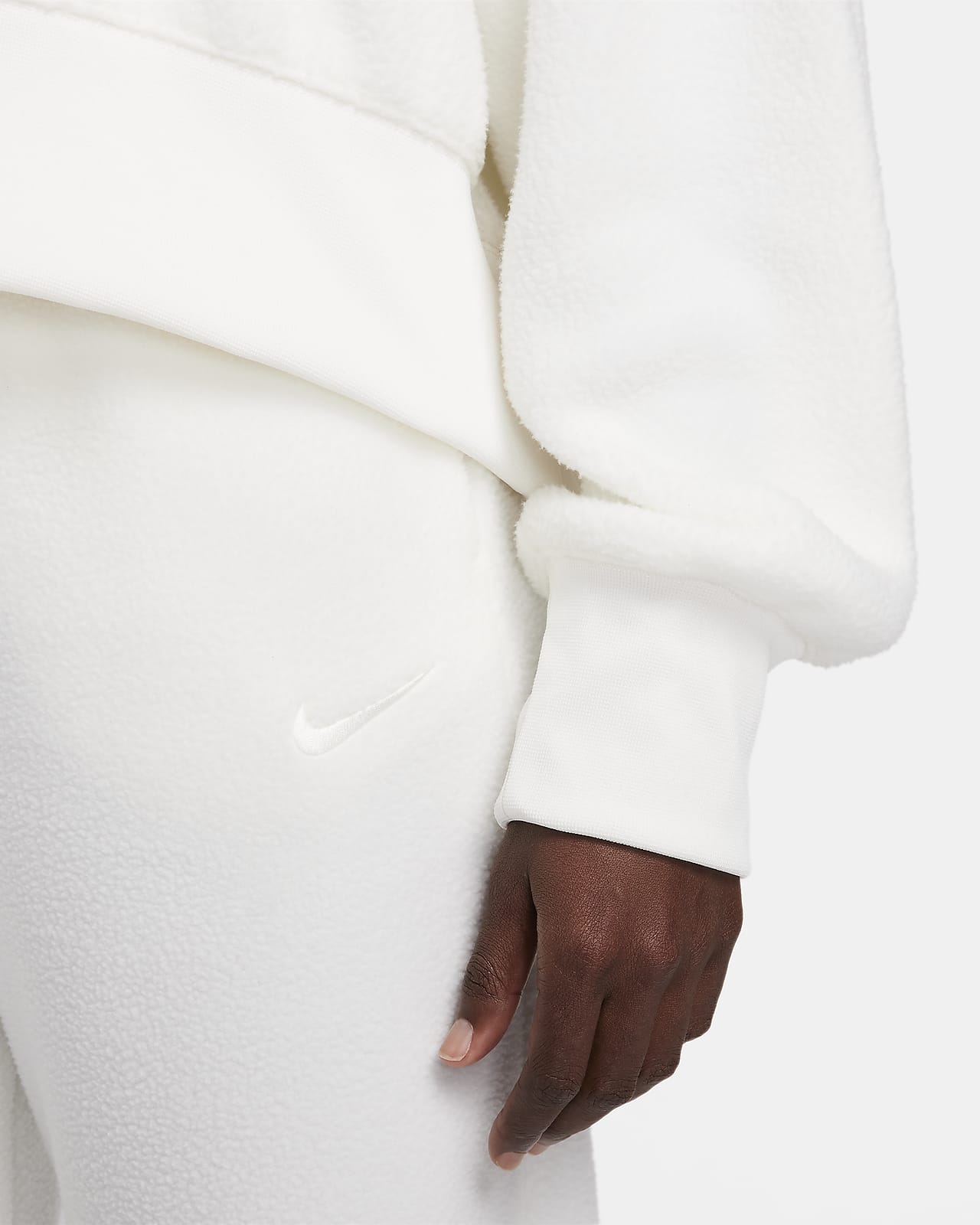 Nike Sportswear Plush Women's Oversized Crew-Neck Mod Crop Sweatshirt.