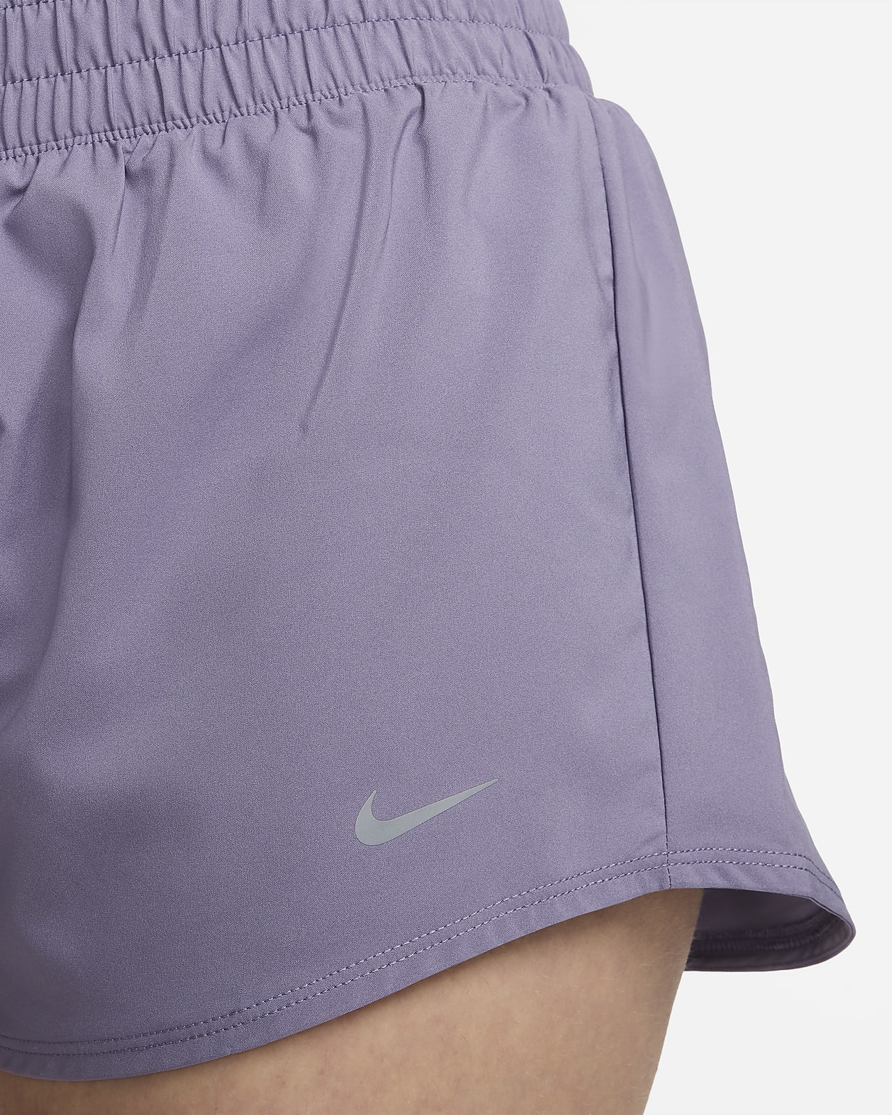 Shorts con forro de ropa interior Dri-FIT de tiro medio de 8 cm para mujer  Nike One