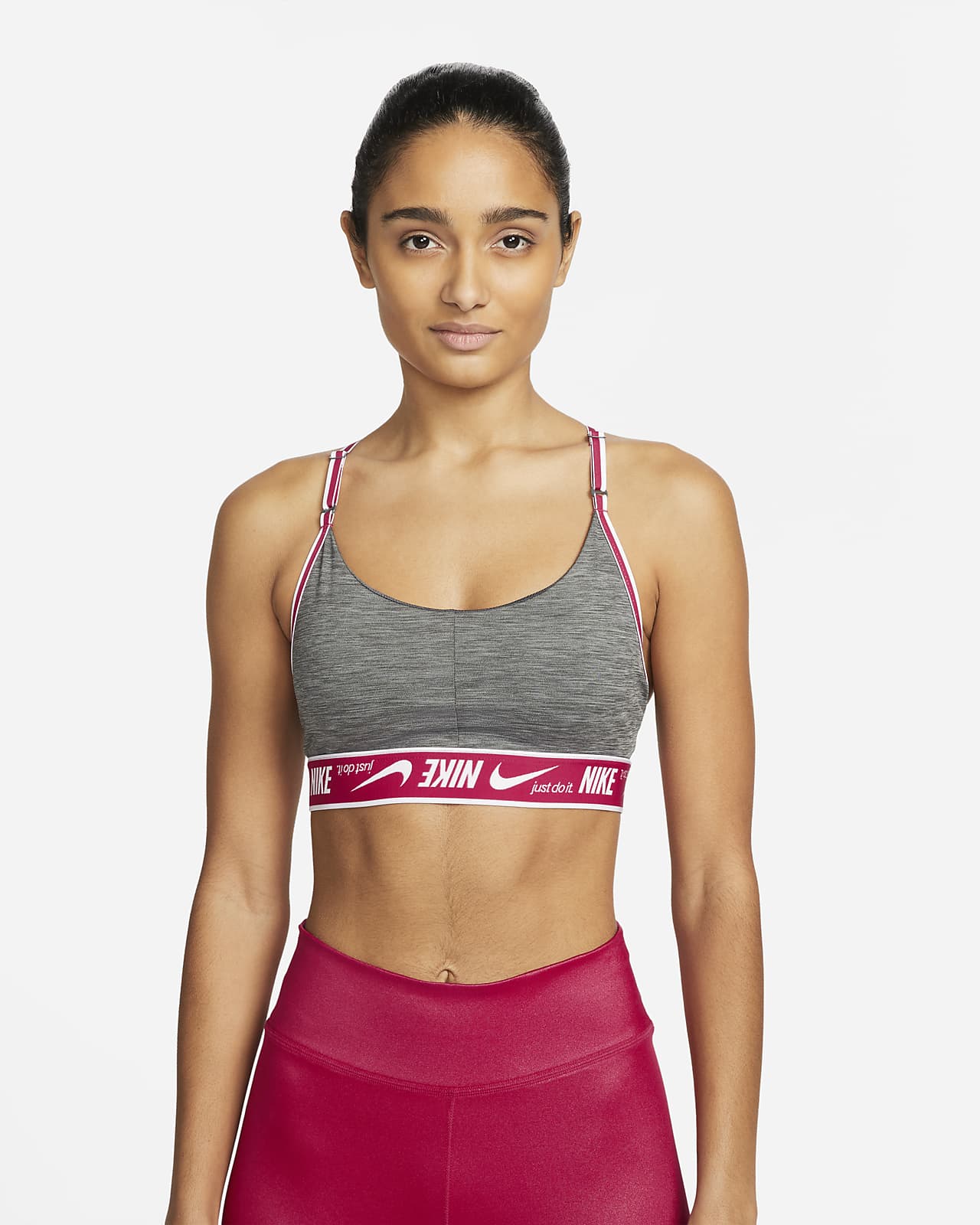 Brassière de sport rembourrée à maintien léger avec logo Nike Indy pour Femme