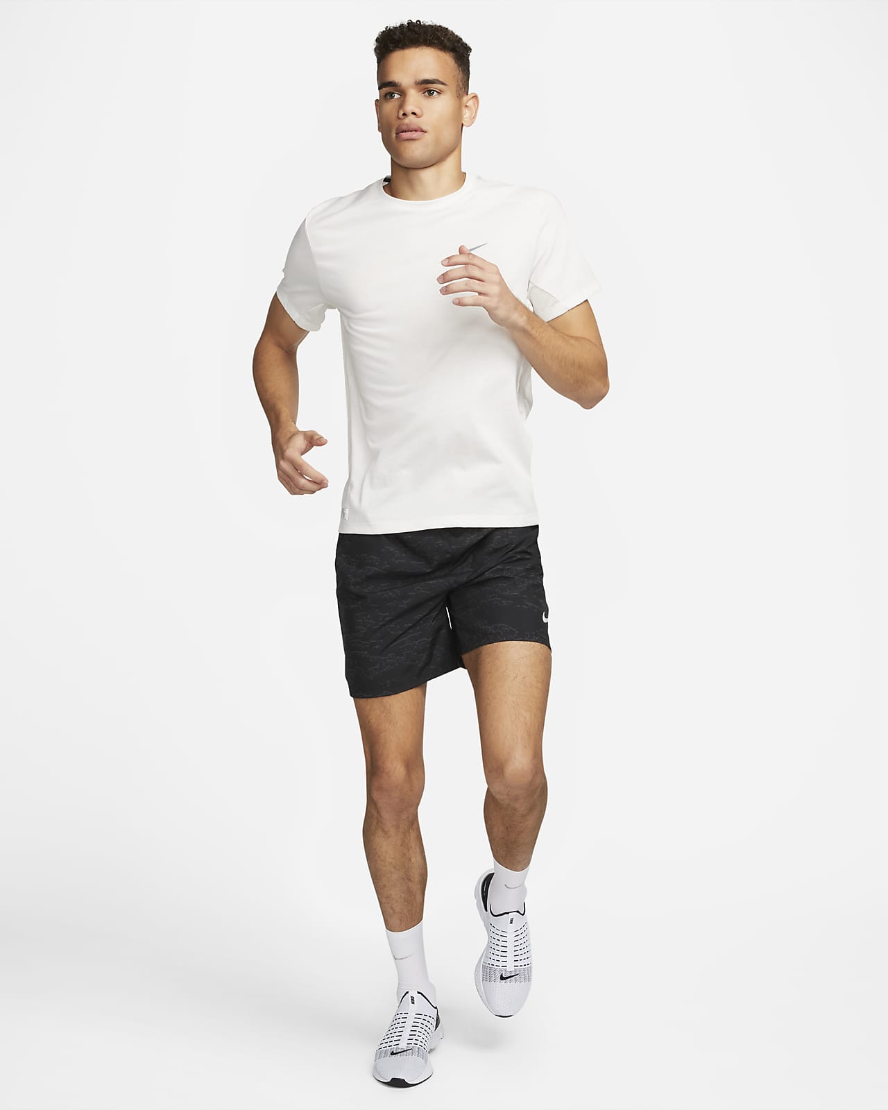 Nike Dri-FIT Run Division Rise 365 Men's Short-Sleeve Running Top. Nike DK