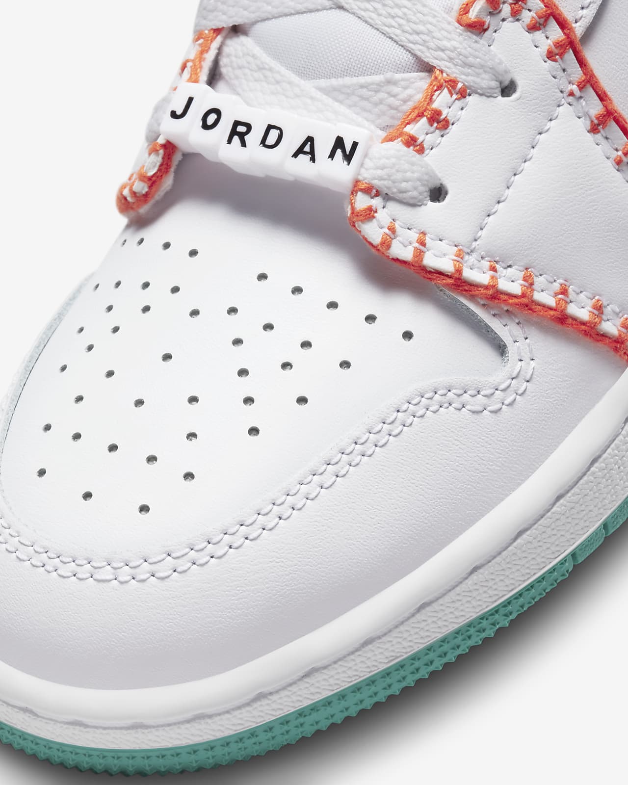 Air Jordan 1 Mid SE. Nike 