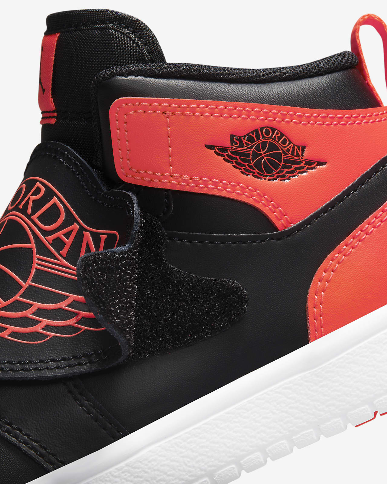 Sky Jordan 1 Little Kids' Shoe. Nike JP