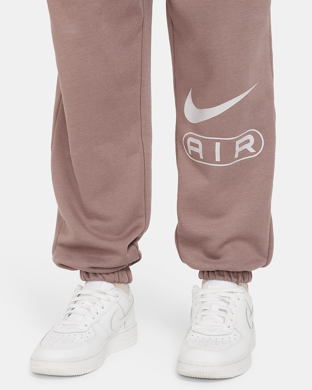 Nike Casual Trouser | Nike casual, Nike sweatpants girls, High waisted  black trousers
