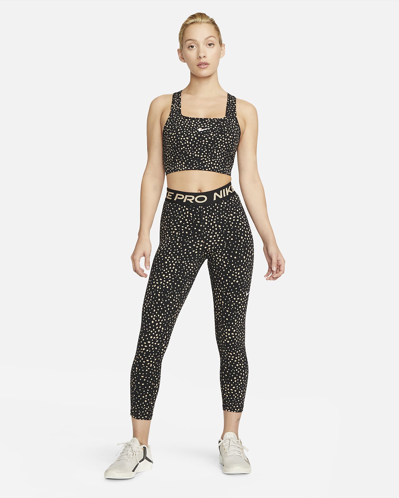 Leggings de entrenamiento estampados cortos de tiro medio para mujer Nike  Pro Dri-FIT. Nike.com