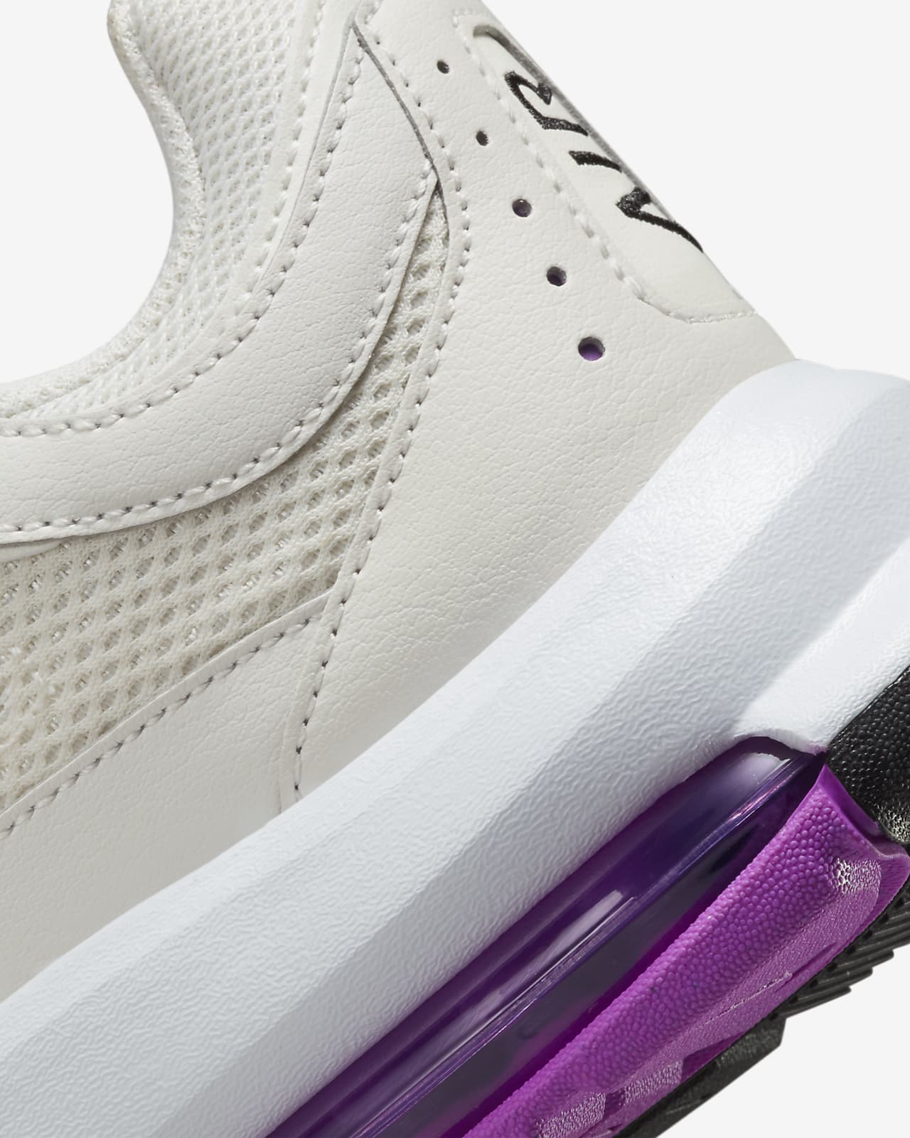 Nike Air Max AP Women's Shoe. Nike DK