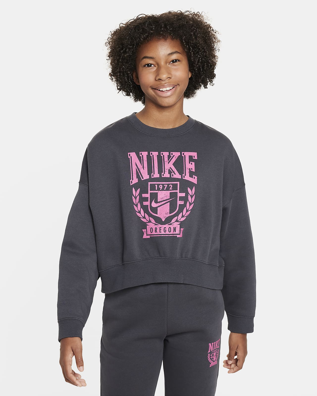 Oversized Nike Sportswear-sweatshirt i fleece med rund hals til større børn (piger)