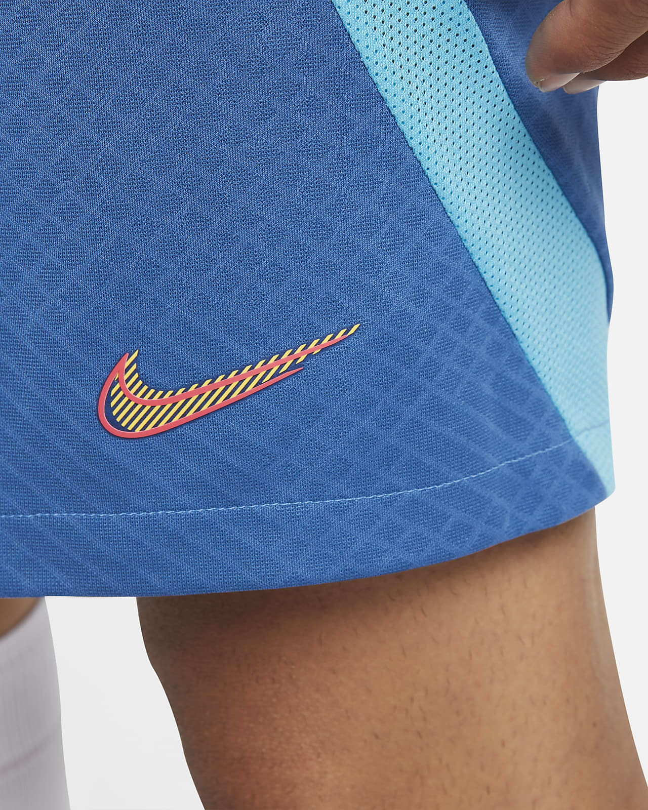 Nike DriFIT Strike Men's Football Shorts. Nike PT