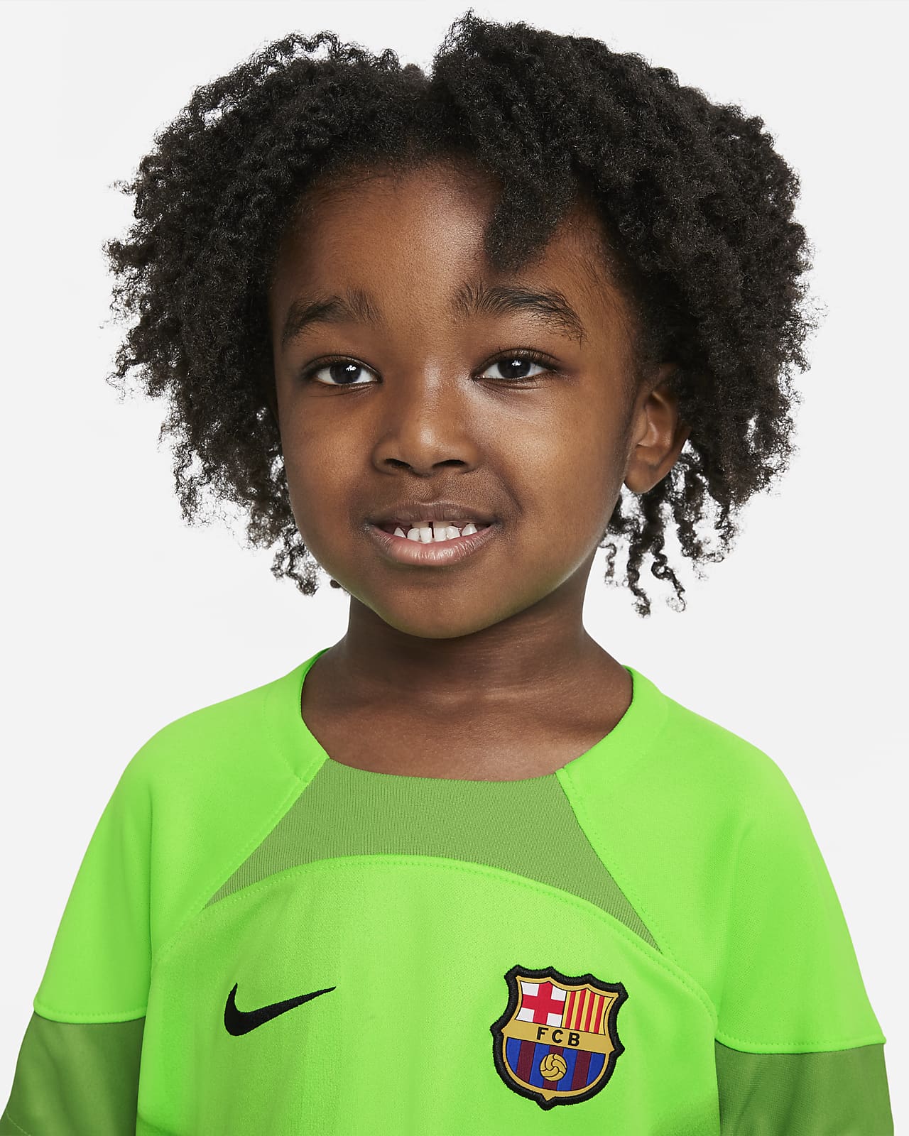 F.C. Barcelona 2022/23 Goalkeeper Younger Kids' Nike Football Kit. Nike GB