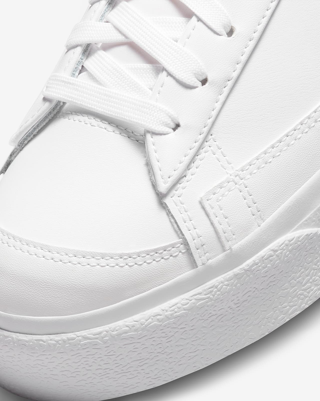 Nike Blazer Low Platform Women's Shoes 