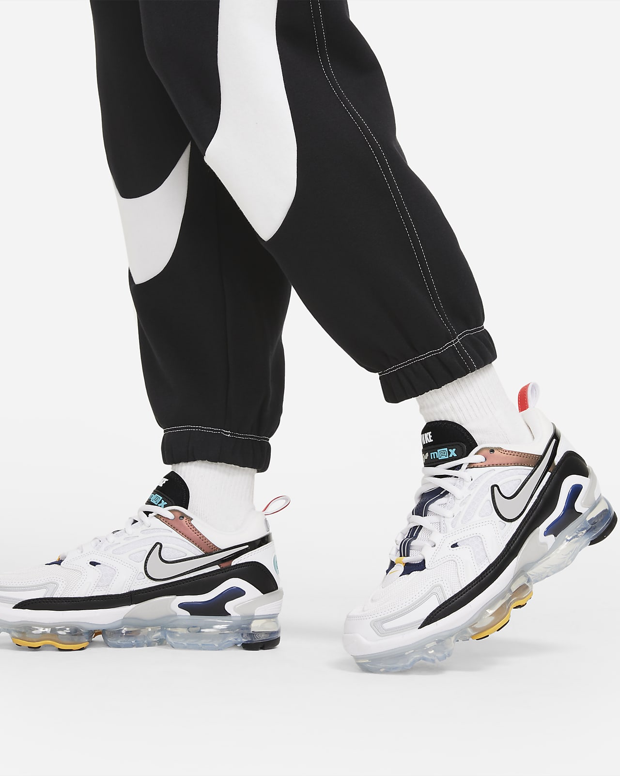 Pantaloni jogger casual in fleece Nike Sportswear Swoosh - Donna. Nike IT