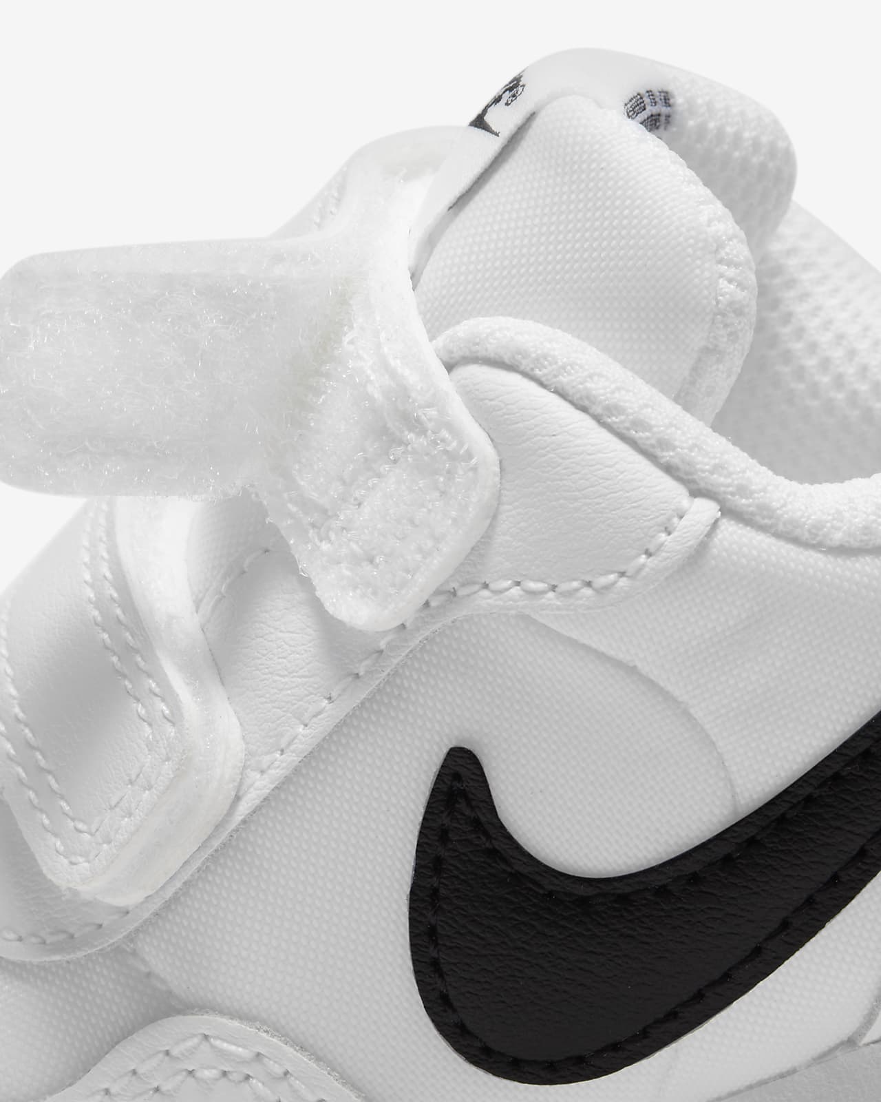nike valiant infant trainers