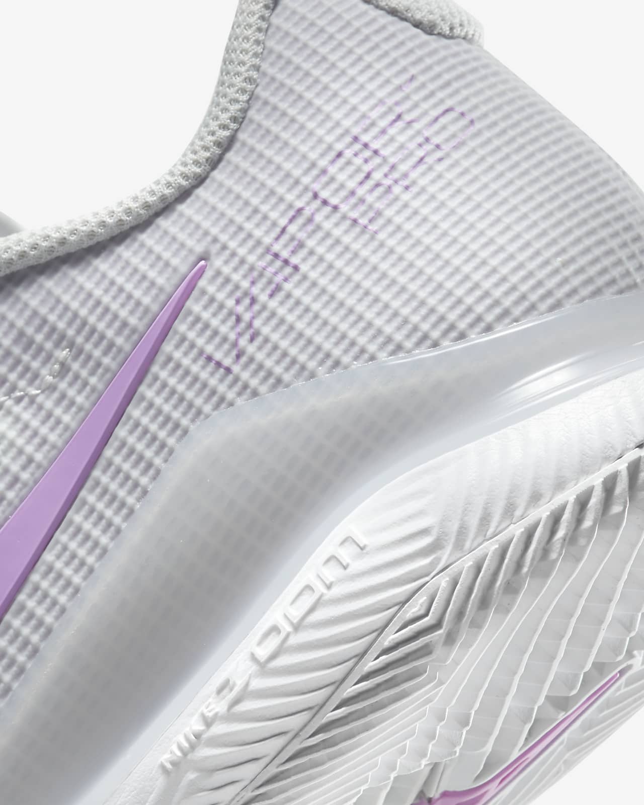 nike women's hard court tennis shoes