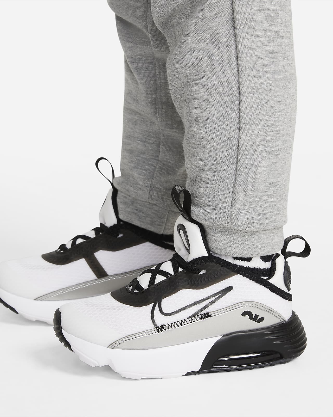 Nike Sportswear Tech Fleece Peuterset met hoodie en broek. Nike BE