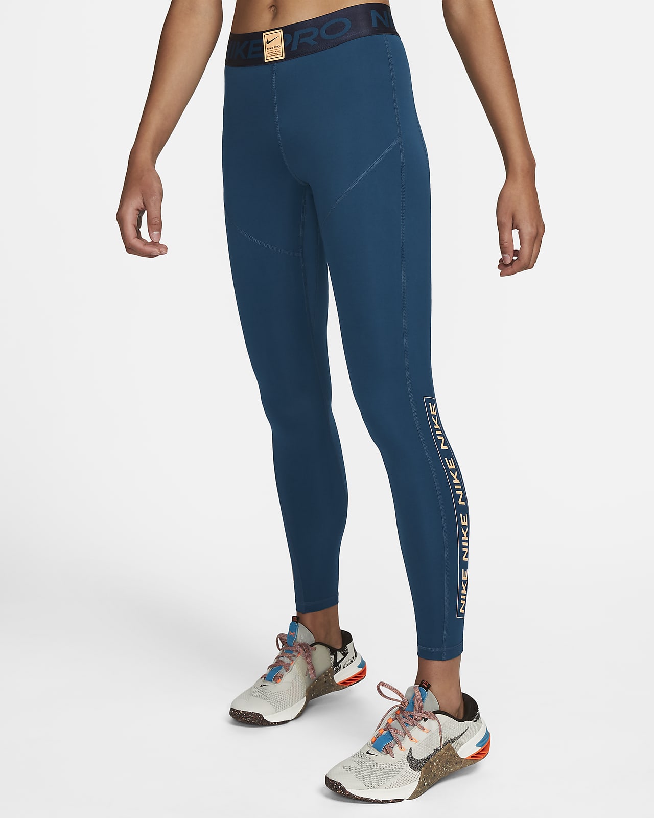 Pro Leggings de talle medio estampado - Mujer. Nike