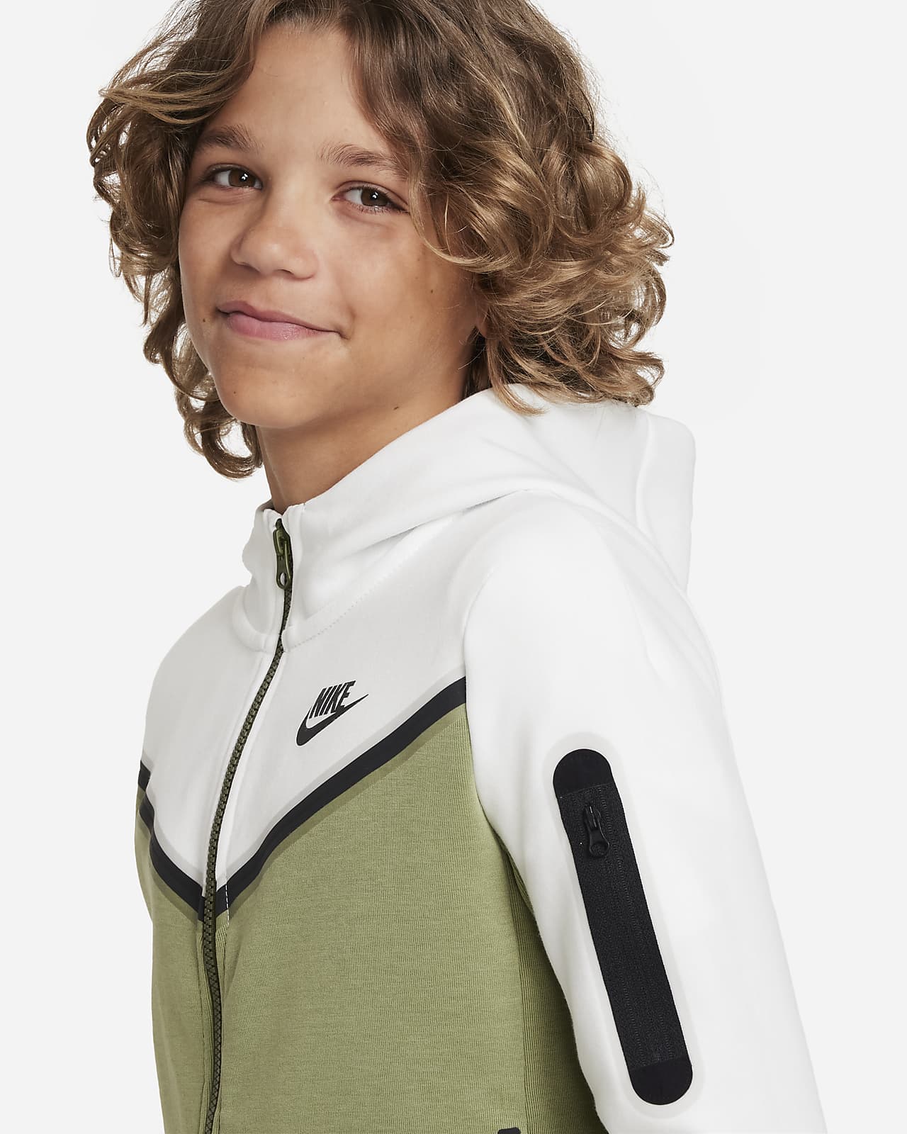 nike tech model kid