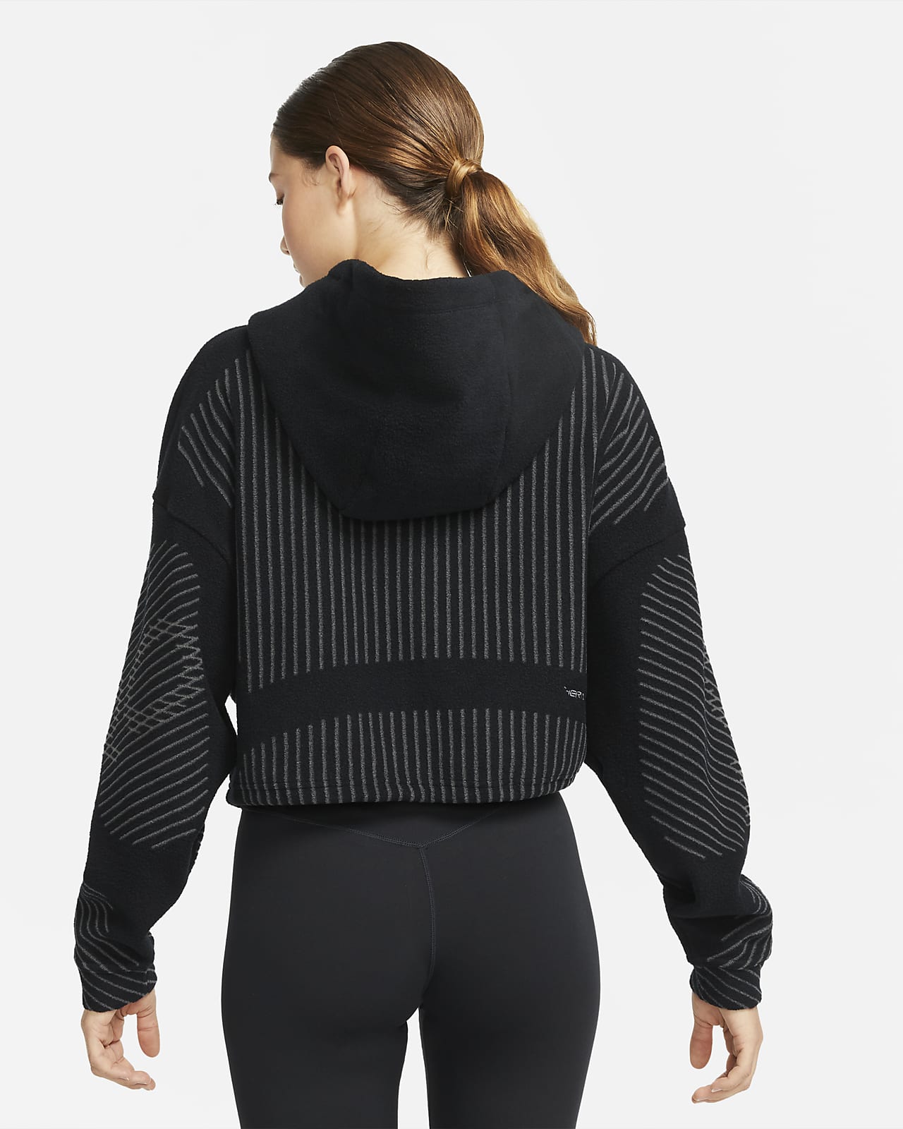 nike therma cropped hoodie