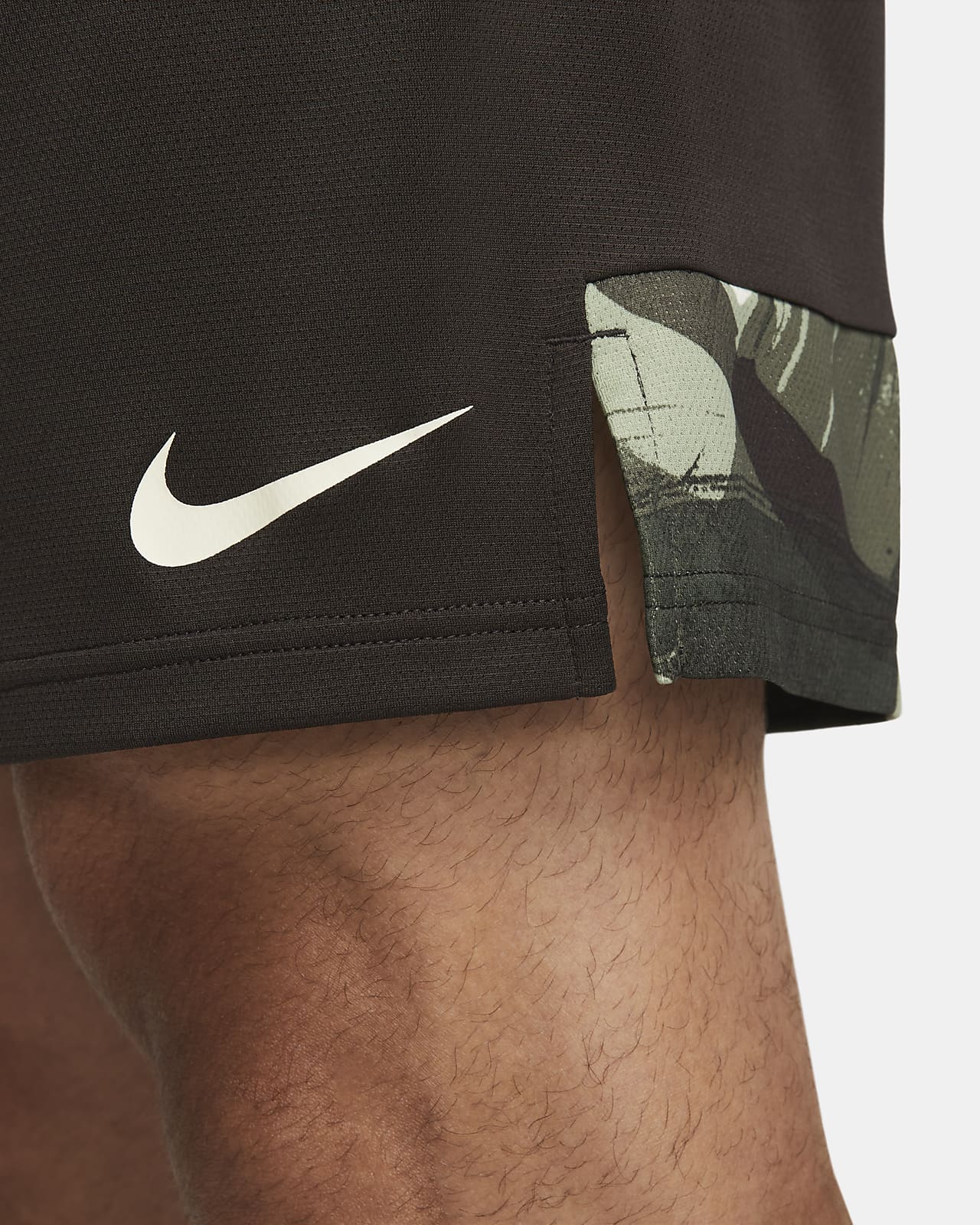 Sucio Talla En el nombre Nike Dri-FIT Pantalón corto de entrenamiento de camuflaje de tejido Knit -  Hombre. Nike ES