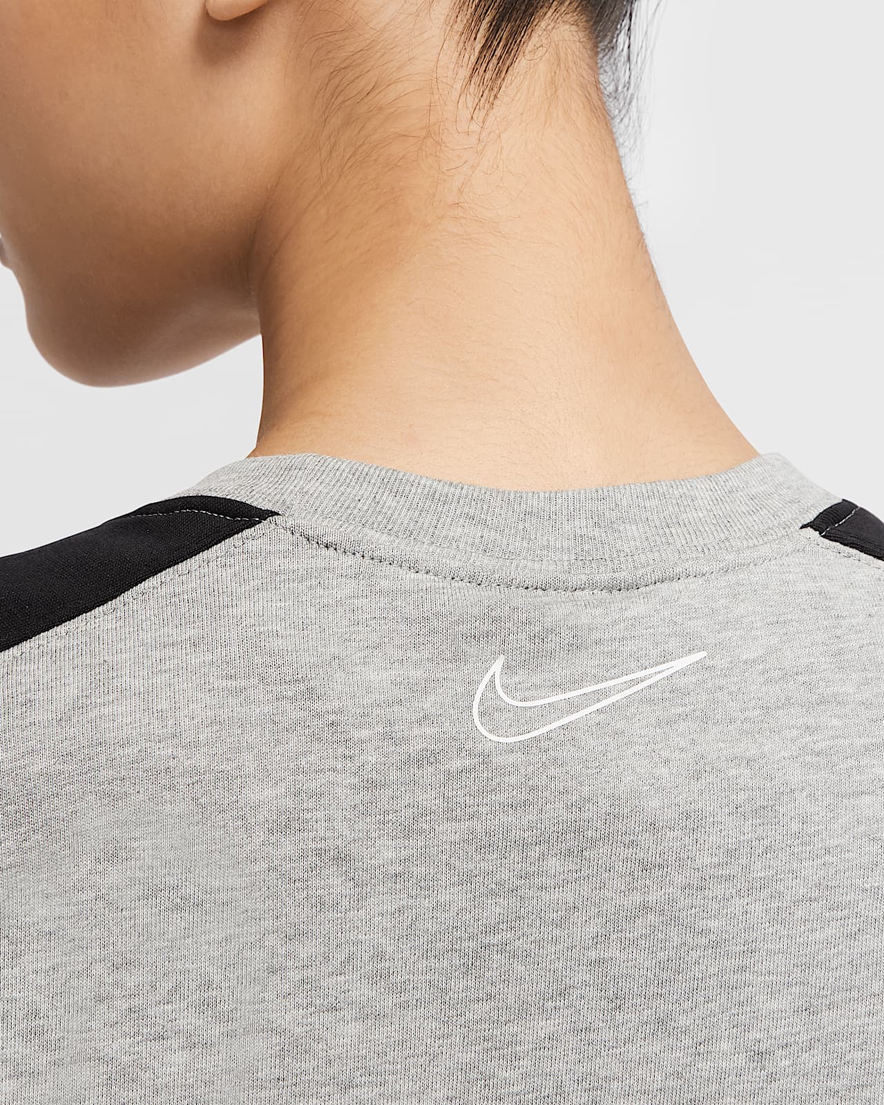 nike sportswear top