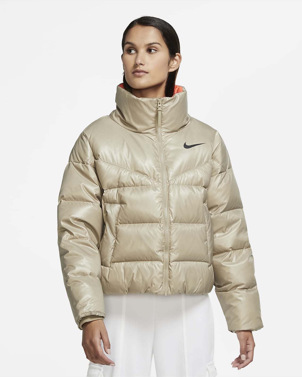 Nike Sportswear Down Fill damejakke. Nike NO Nike Sportswear Windrunner Down Fill vendbar jakke til dame