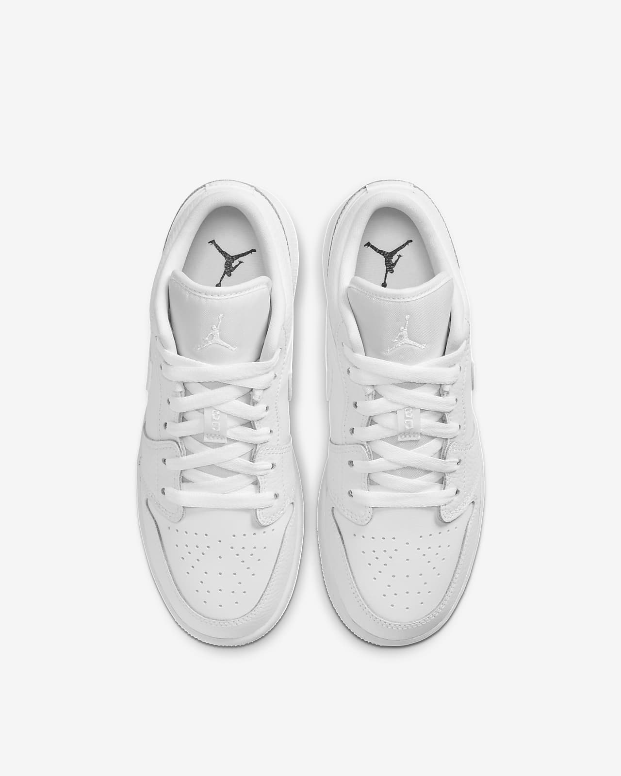 Air Jordan 1 Low Older Kids' Shoe. Nike LU