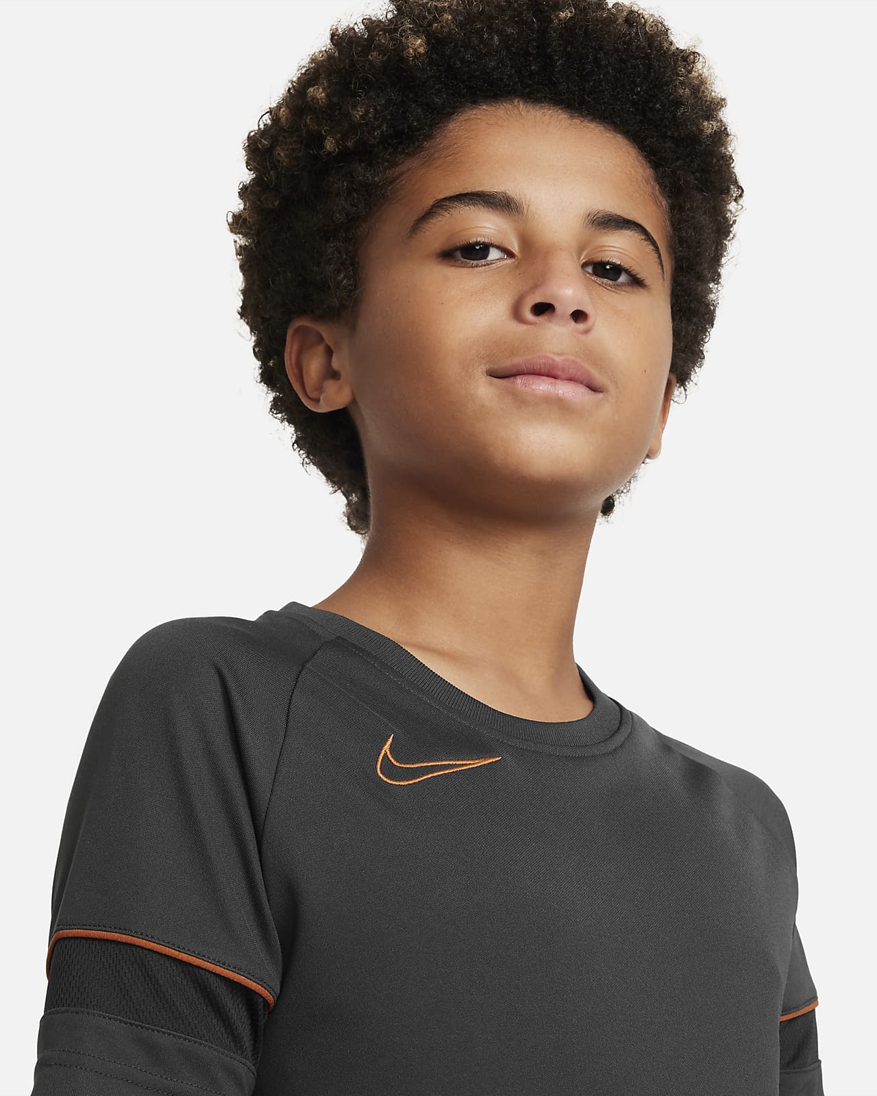 Nike Dri-FIT Academy Older Kids' Short-Sleeve Football Top. Nike LU