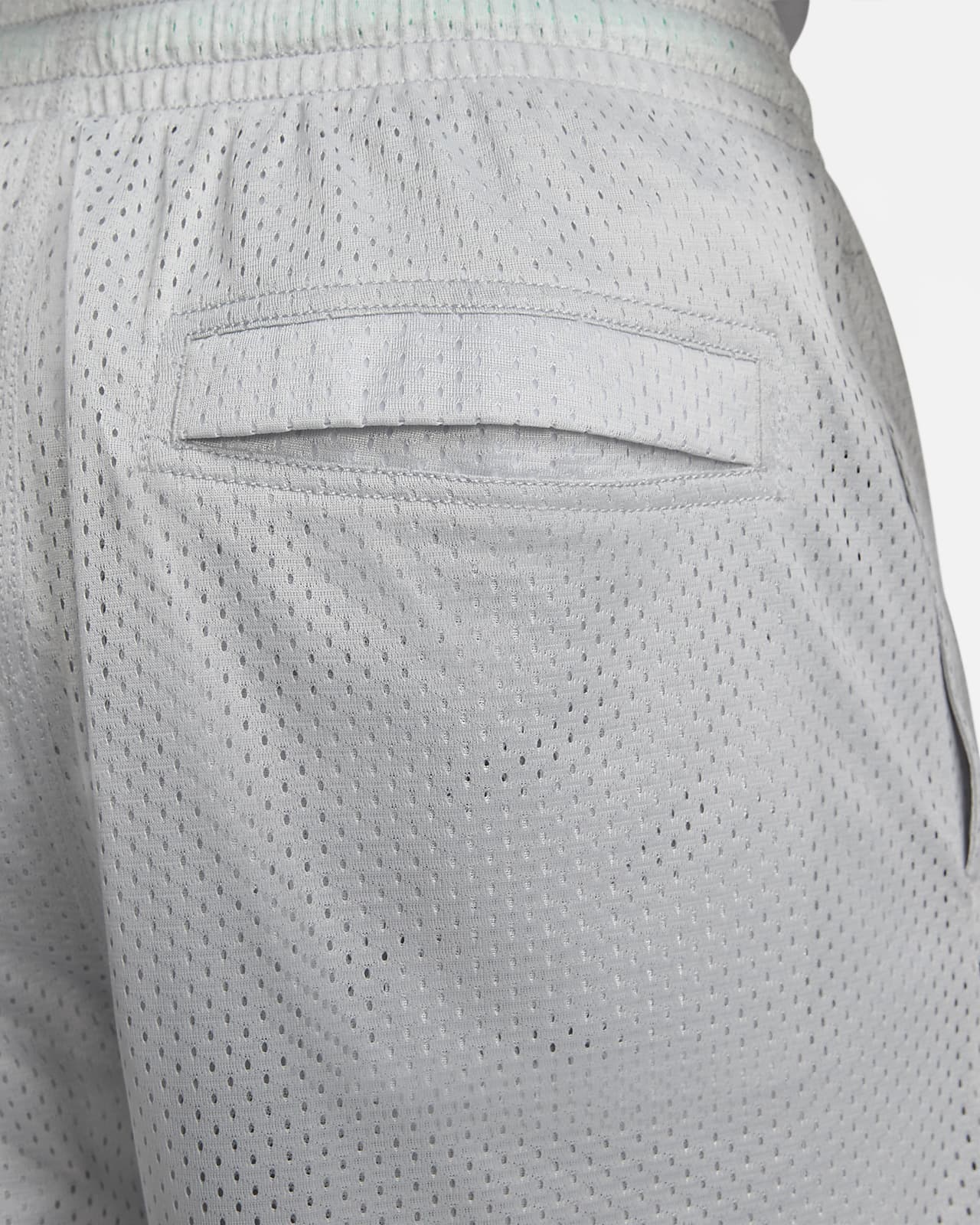 Mid-Thigh Basketball Shorts. Nike LU