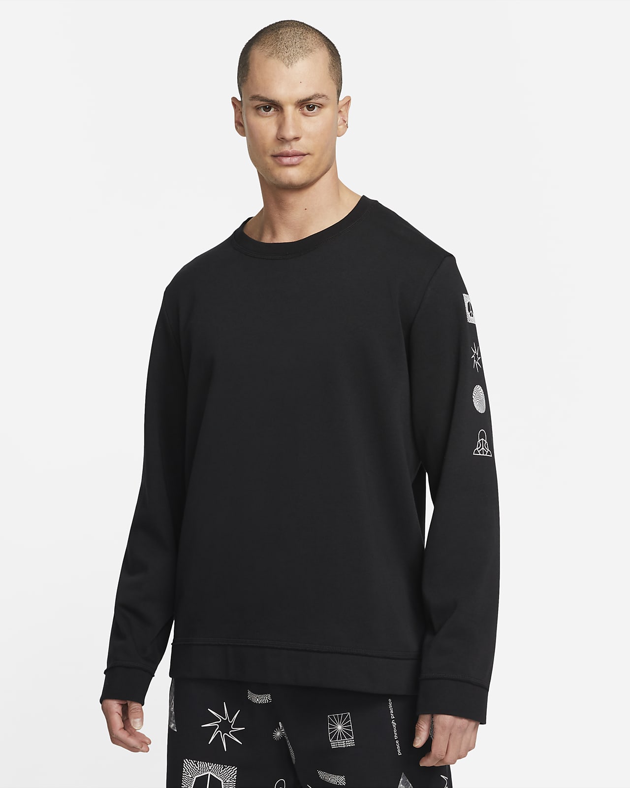 Playera con gráficos para hombre Nike Yoga Therma-FIT. Nike.com