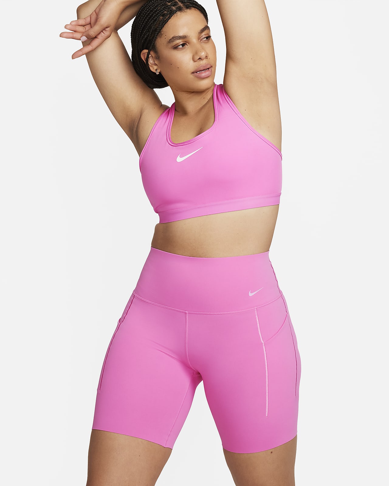 Nike Universa közepes tartást adó, magas derekú, 20 cm-es női kerékpáros rövidnadrág zsebekkel
