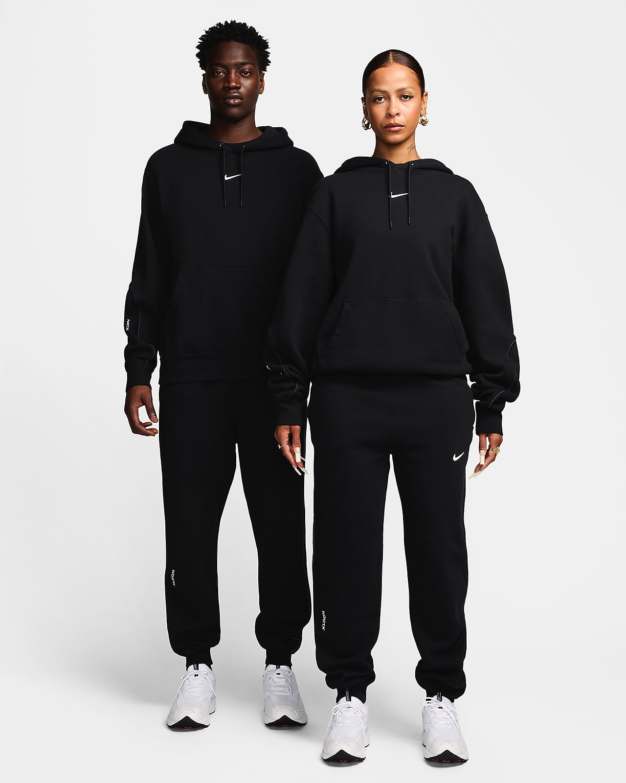 Très Bien - Nike NOCTA Tech Fleece Pants Black / University Gold