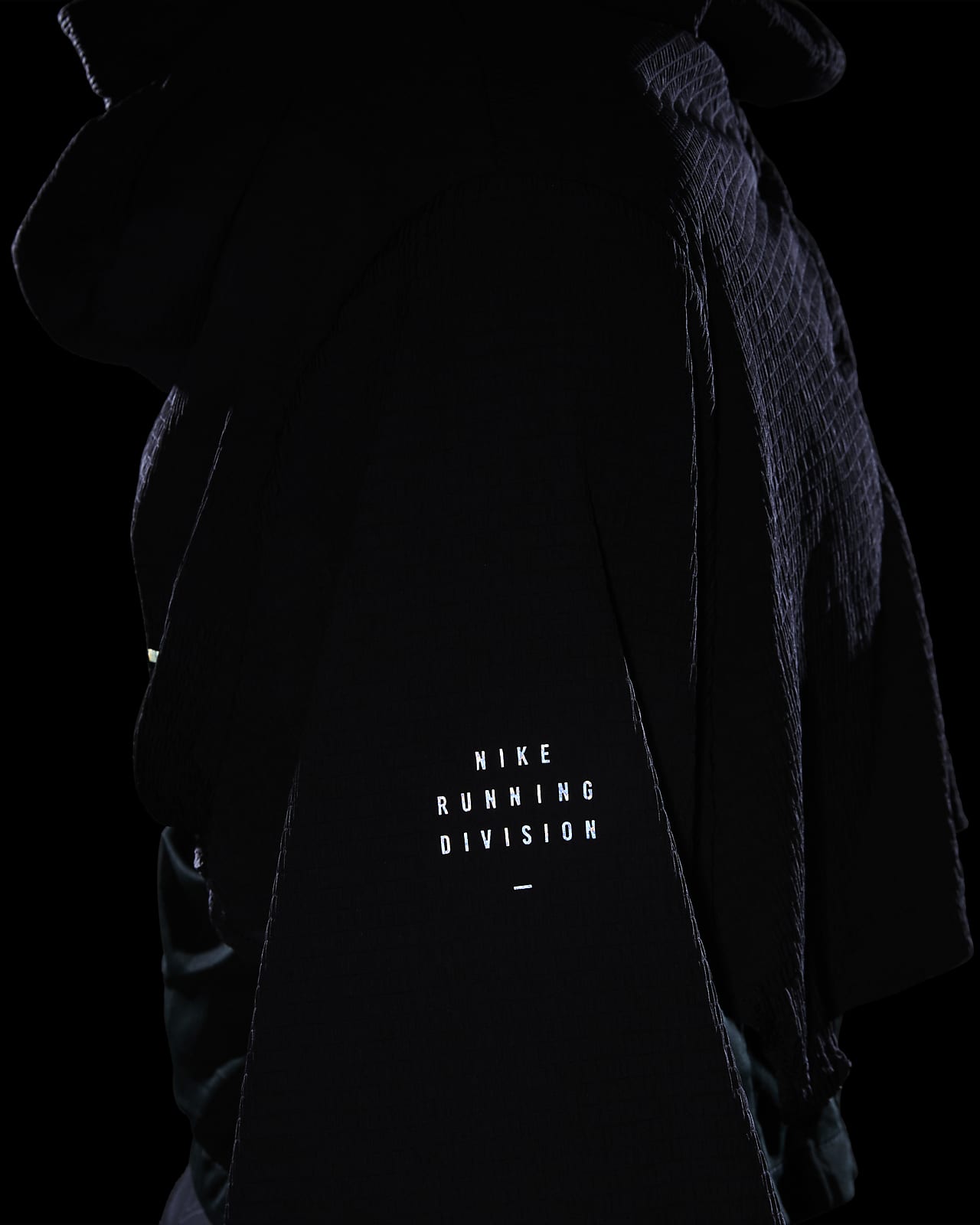 Nike Run Division Women's Transform Running Jacket. Nike BE