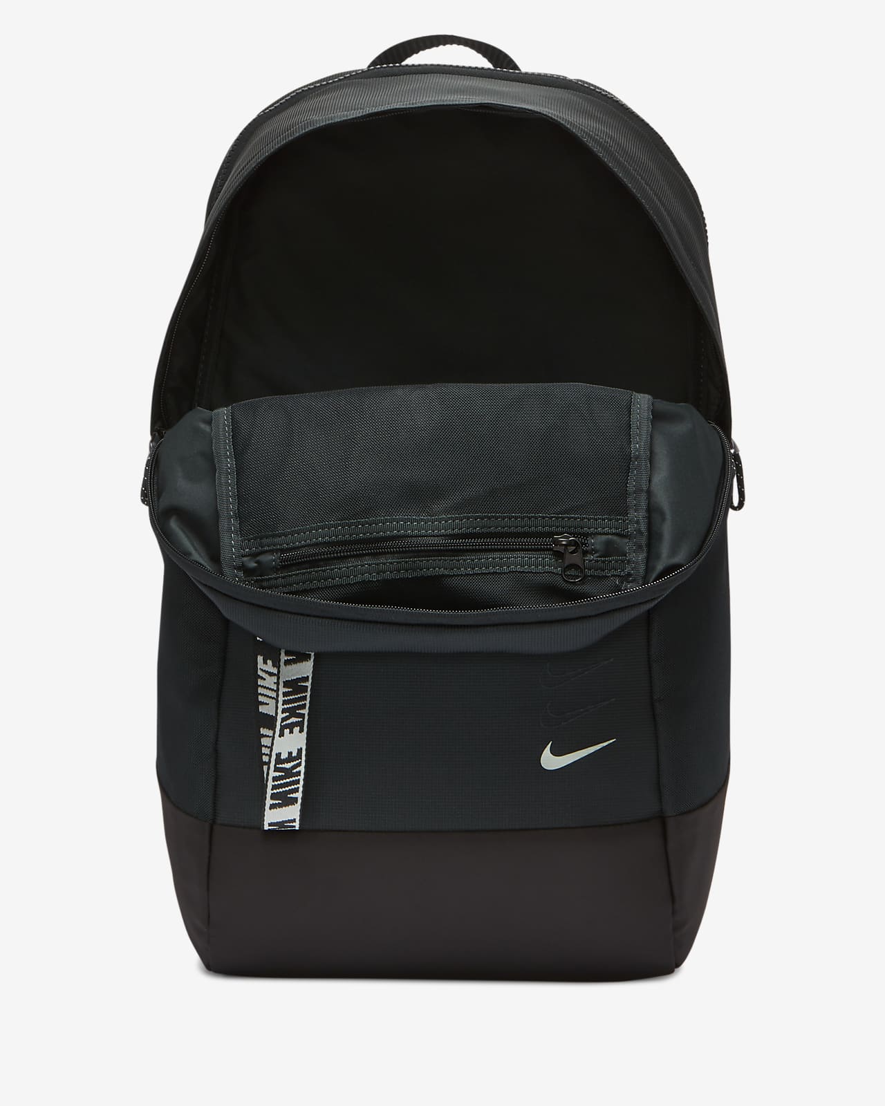 nike essential backpack