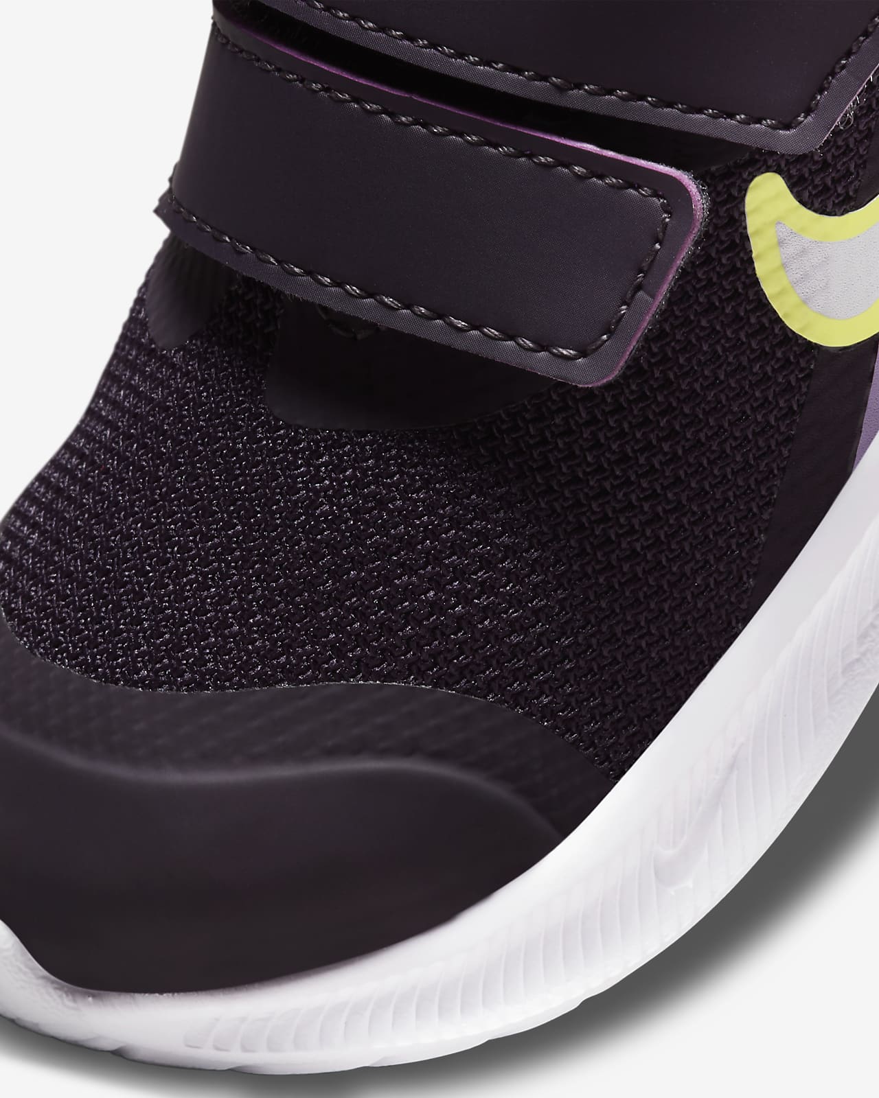 Zapatillas de niño negras Nike Star Runner 3 online en MEGACALZADO