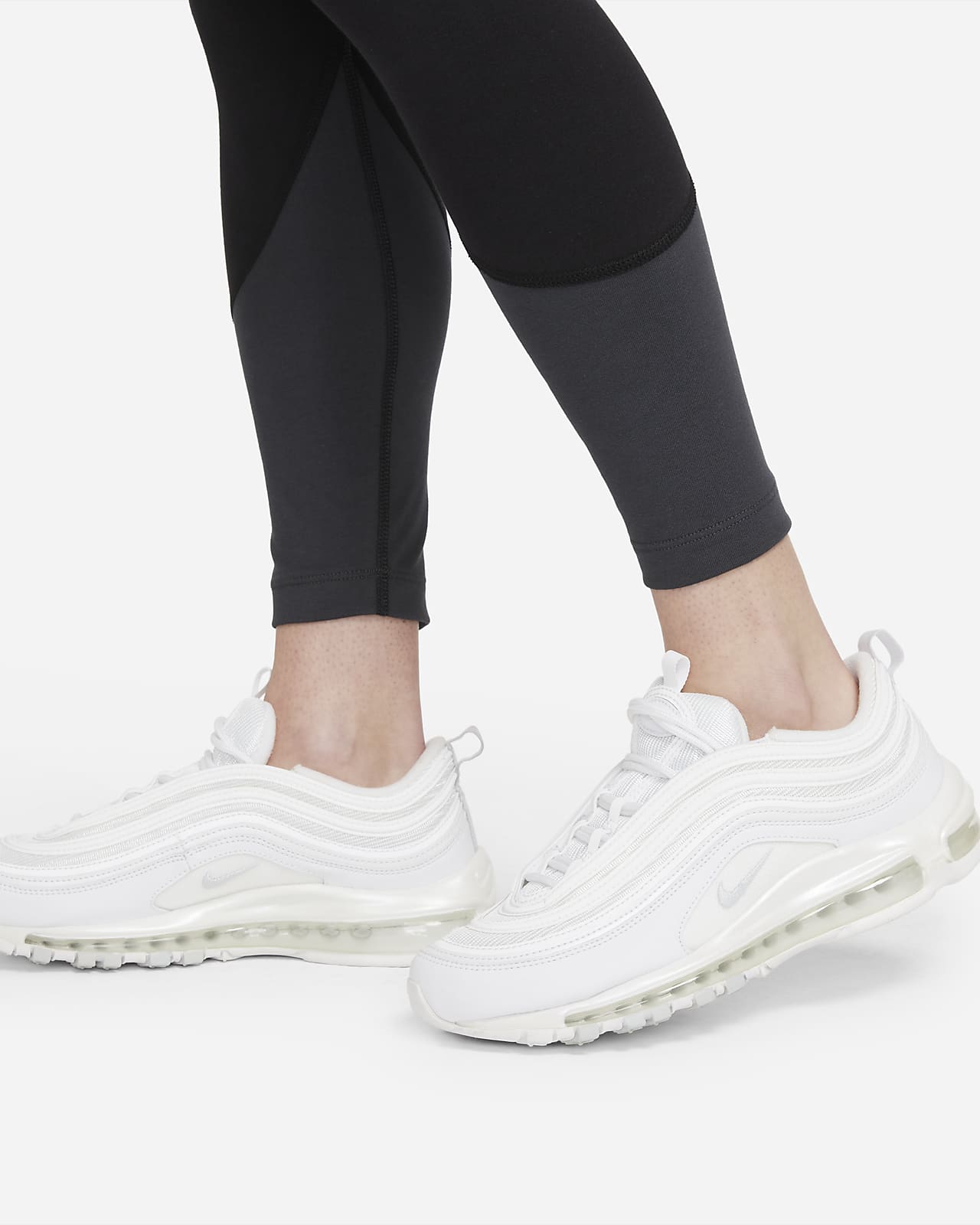 High-Waisted Graphic Leggings. Nike AU
