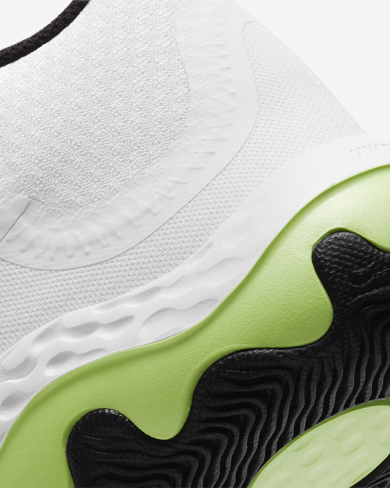 nike renew elevate snug