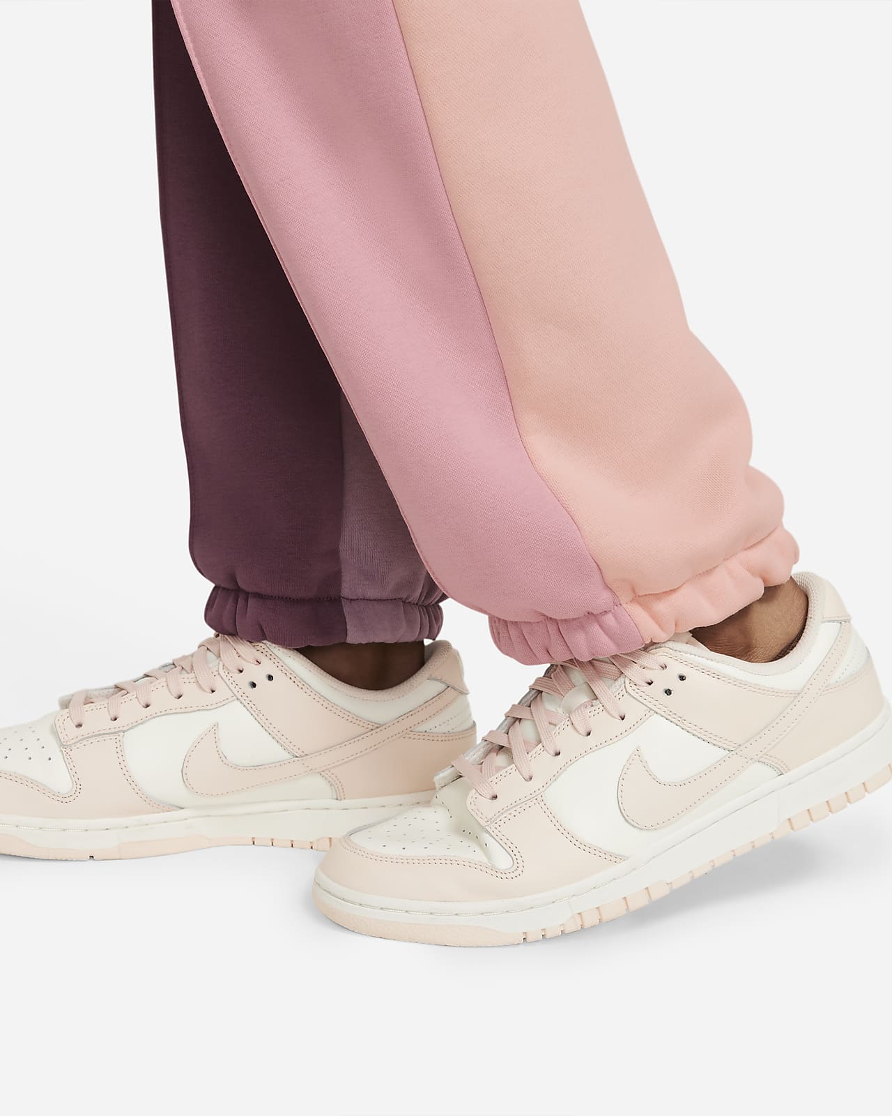 Nike Sportswear Essential Pantalón - Mujer. Nike ES