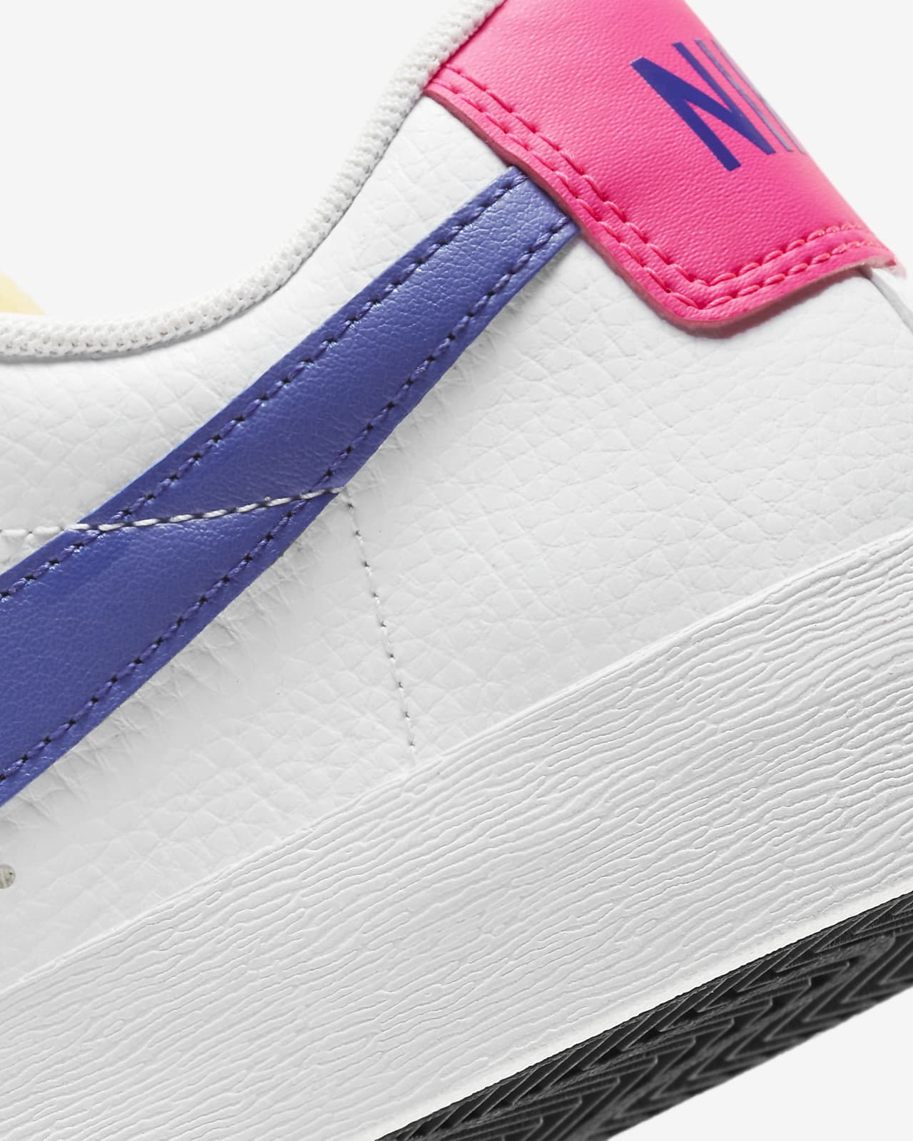 nike blazer low womens pink