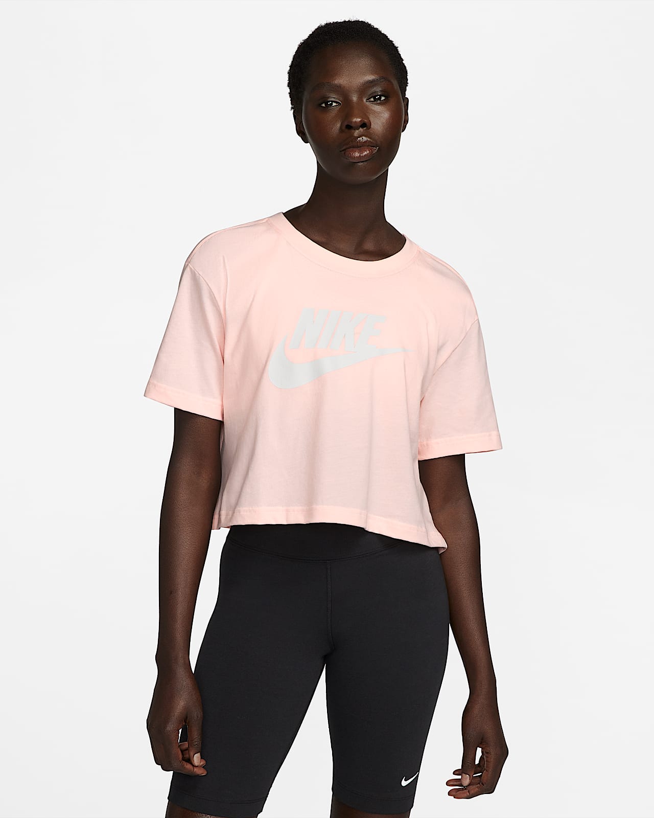 Playera cropped con logotipo para mujer Nike Sportswear Essential. Nike.com