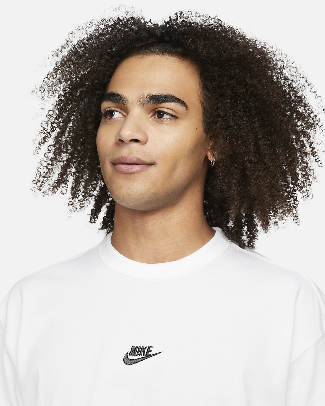 Nike Sportswear Club Essentials Women's T-Shirt. Nike LU