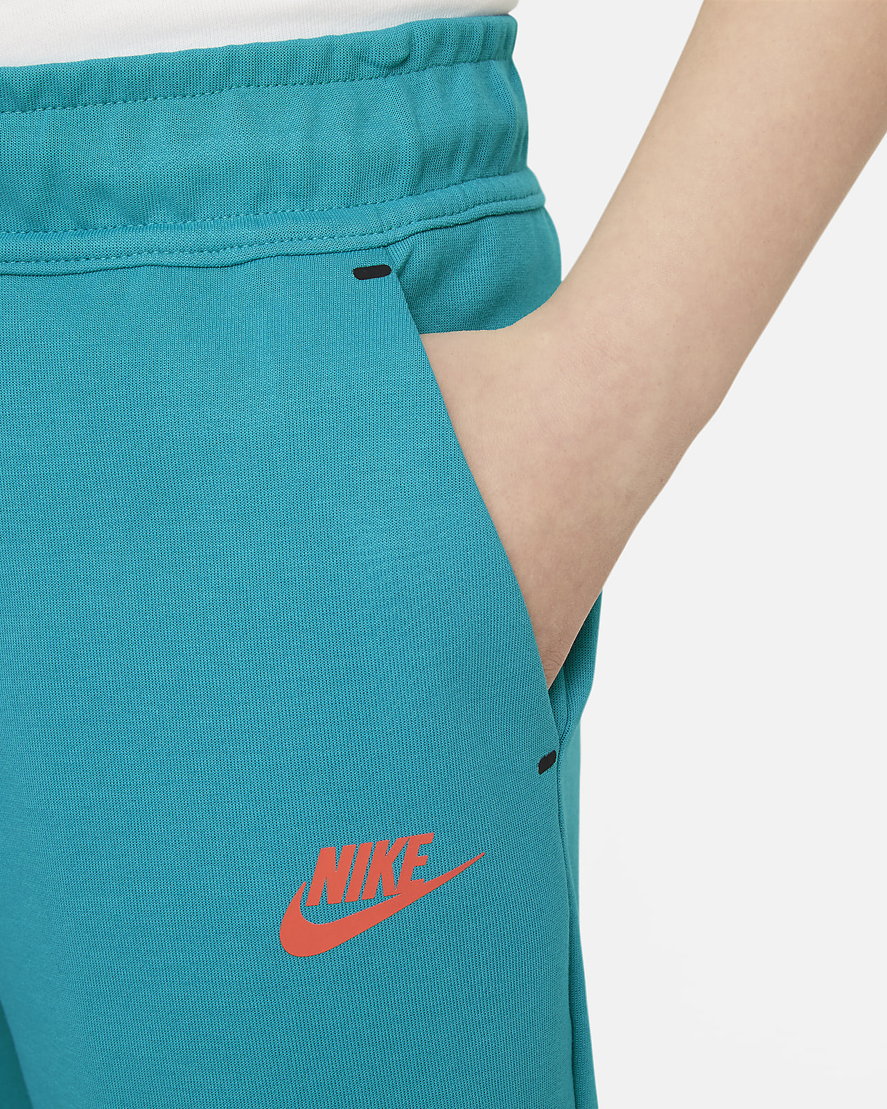 Nike Sportswear Tech Fleece Older Kids' (Boys') Shorts. Nike SI